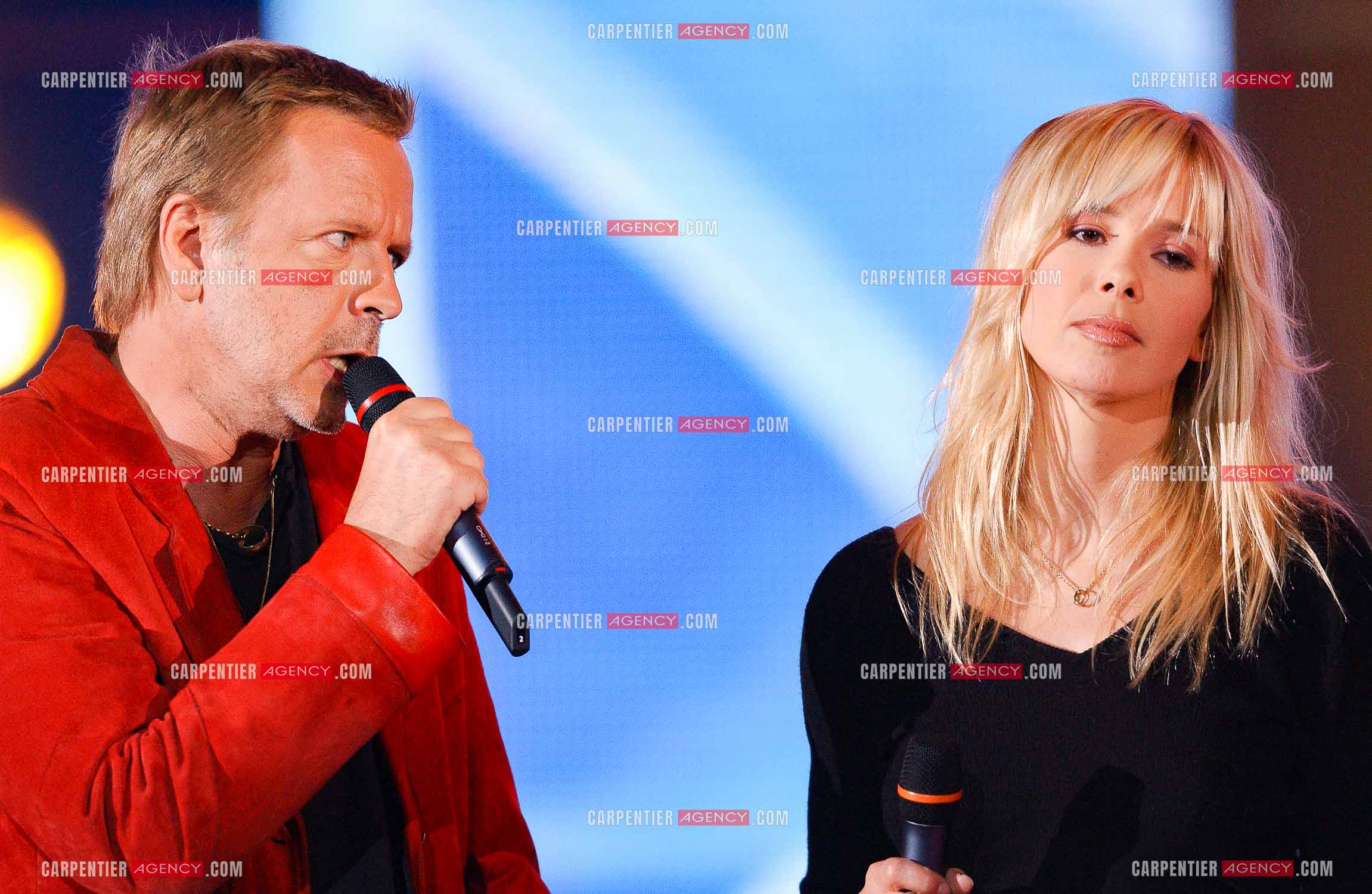 Le chanteur Renaud et sa compagne Romane Serda en concert pour l'anniversaire des 20 ans du Zénith de Paris.