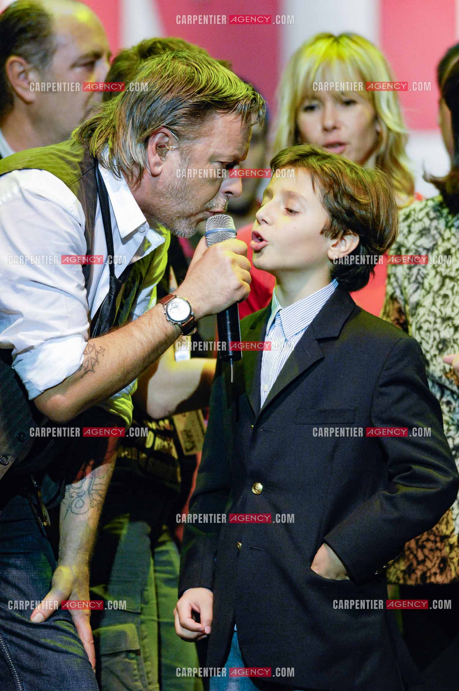 Renaud et Romane Serda à l'unisson en novembre 2007 lors d'un concert pour la libération d'Ingrid Betancourt.