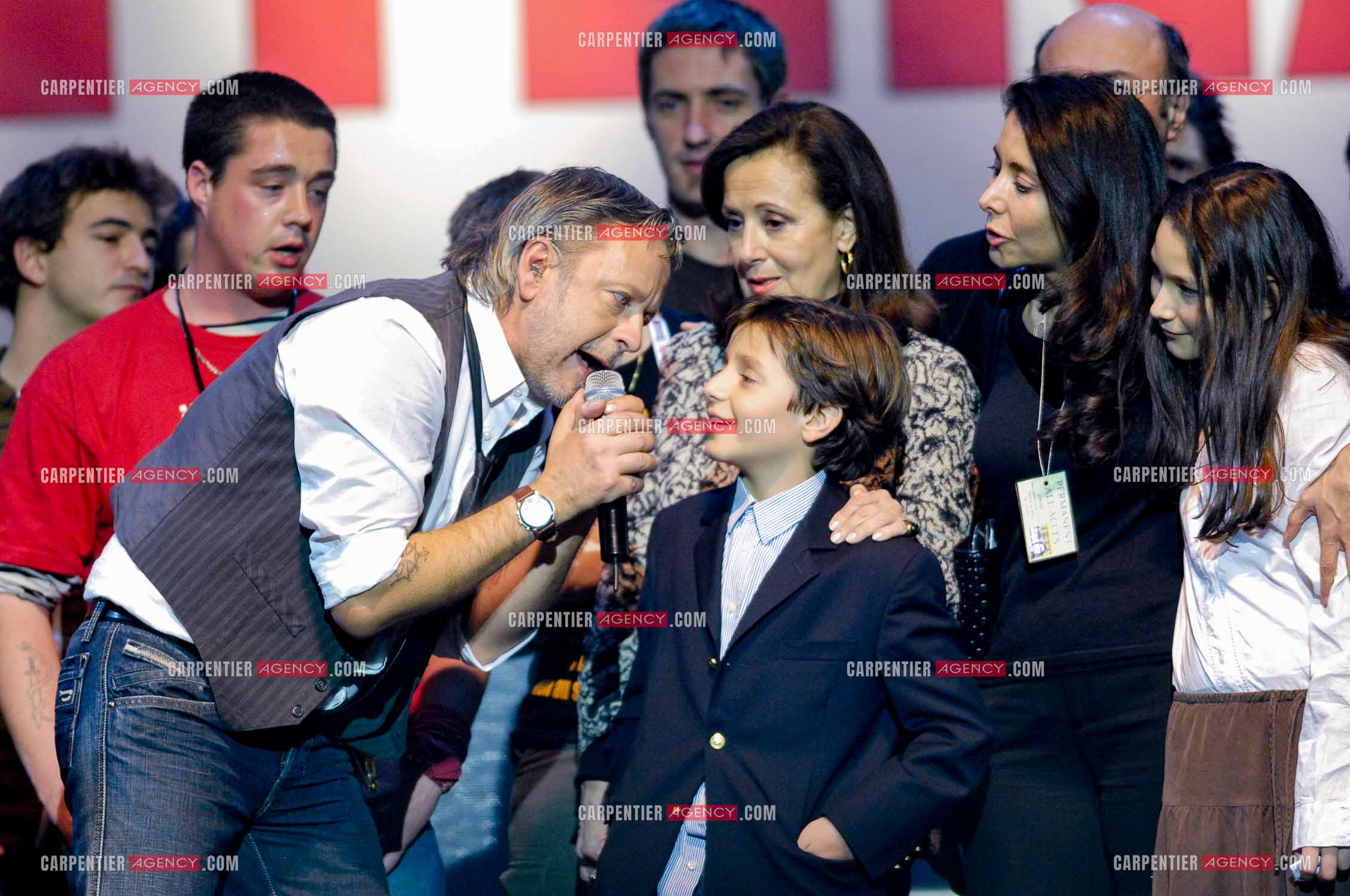 Renaud et Romane Serda à l'unisson en novembre 2007 lors d'un concert pour la libération d'Ingrid Betancourt.