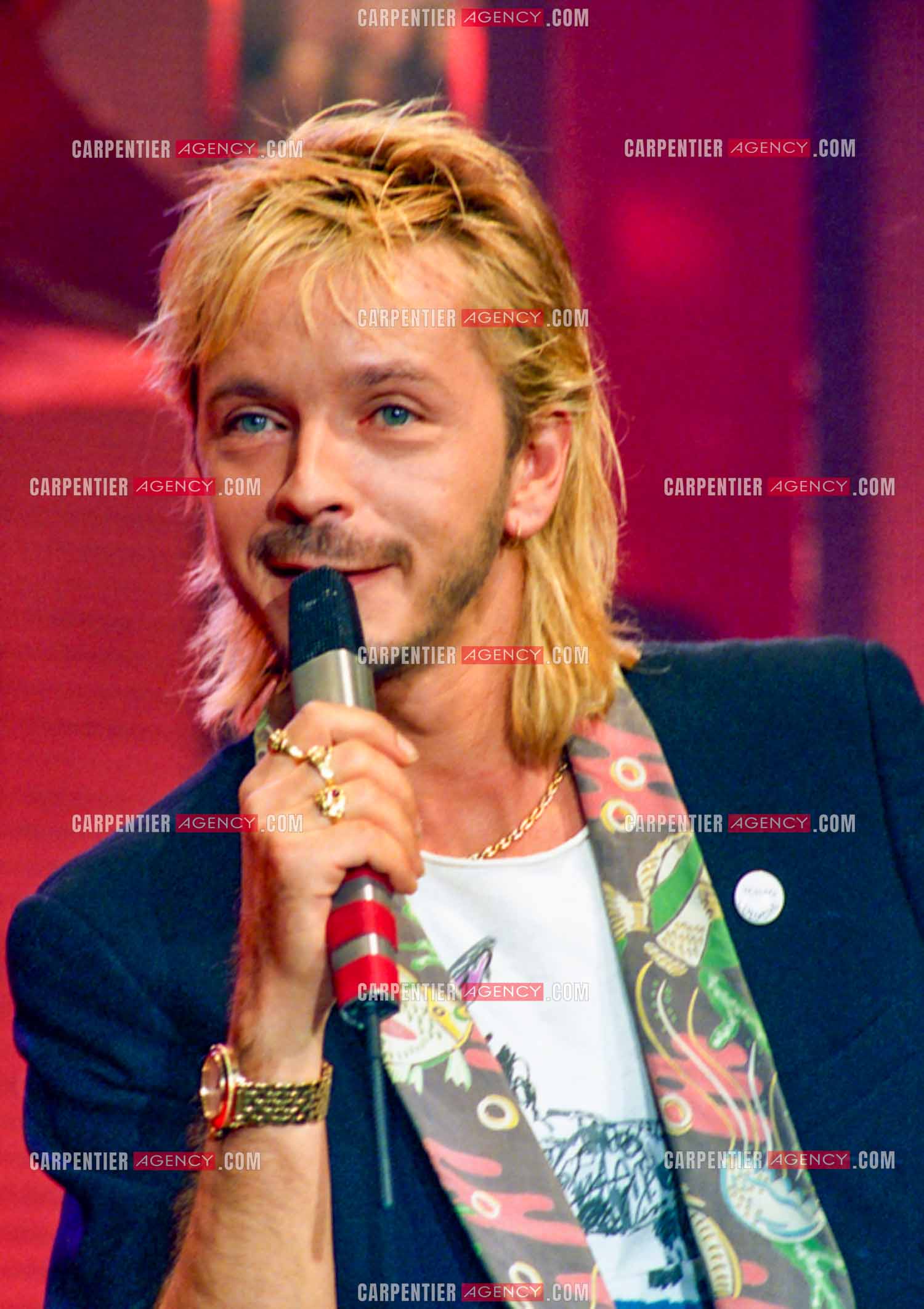 Émission présentéec par Philippe Risoli de quatre concerts dans quatre villes “LA NOUVELLE AFFICHE“ “LA NOUVELLE AFFICHE“. Le chanteur Renaud.  ( Exclusif )