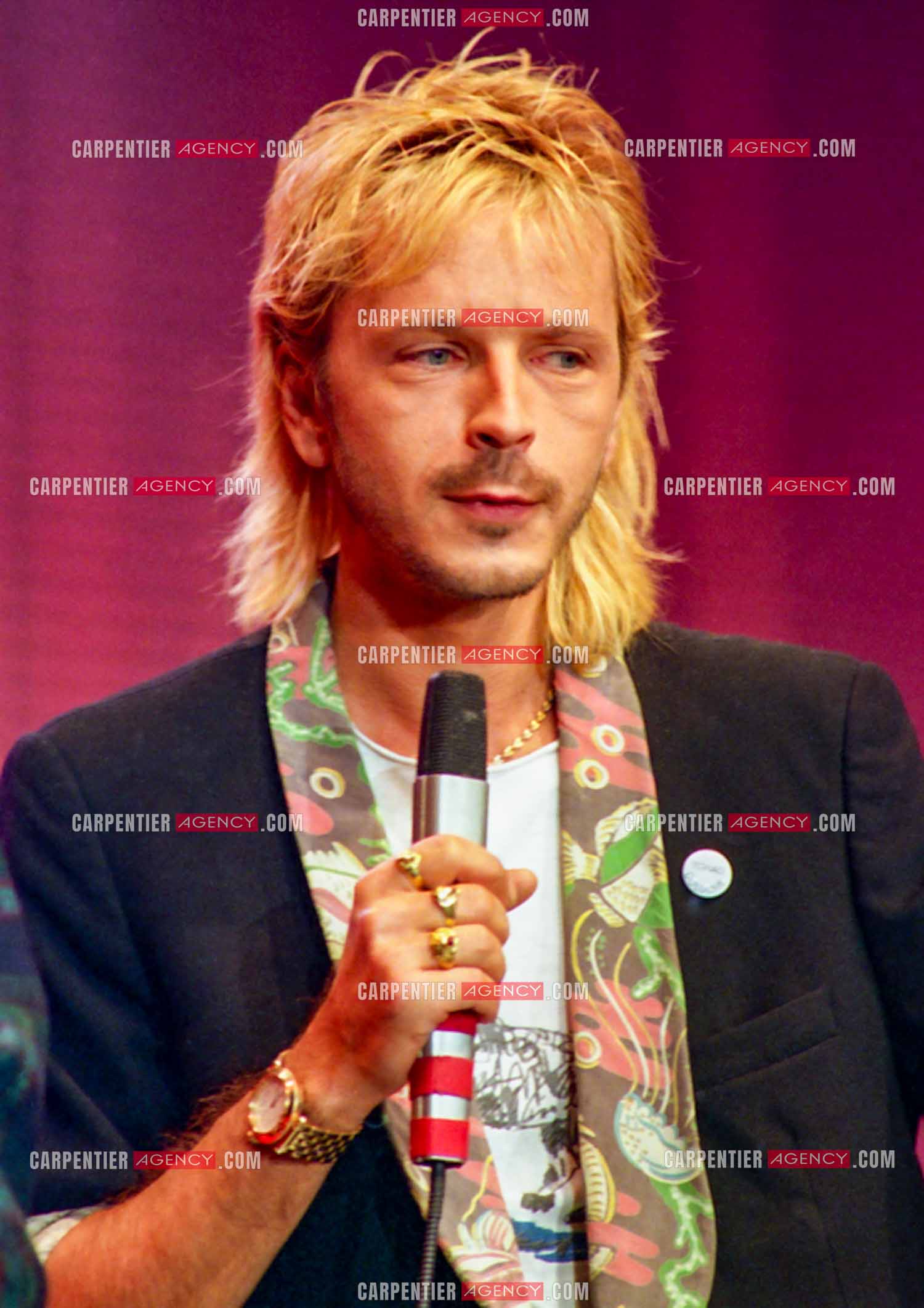 Émission présentéec par Philippe Risoli de quatre concerts dans quatre villes “LA NOUVELLE AFFICHE“ “LA NOUVELLE AFFICHE“. Le chanteur Renaud.  ( Exclusif )