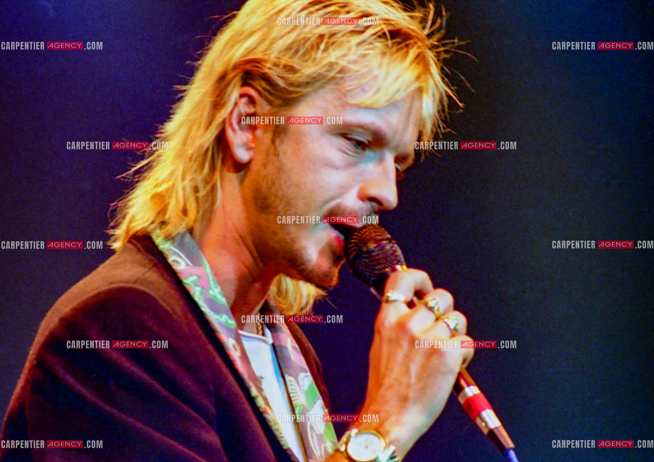 Émission présentéec par Philippe Risoli de quatre concerts dans quatre villes “LA NOUVELLE AFFICHE“ “LA NOUVELLE AFFICHE“. Le chanteur Renaud.  ( Exclusif )