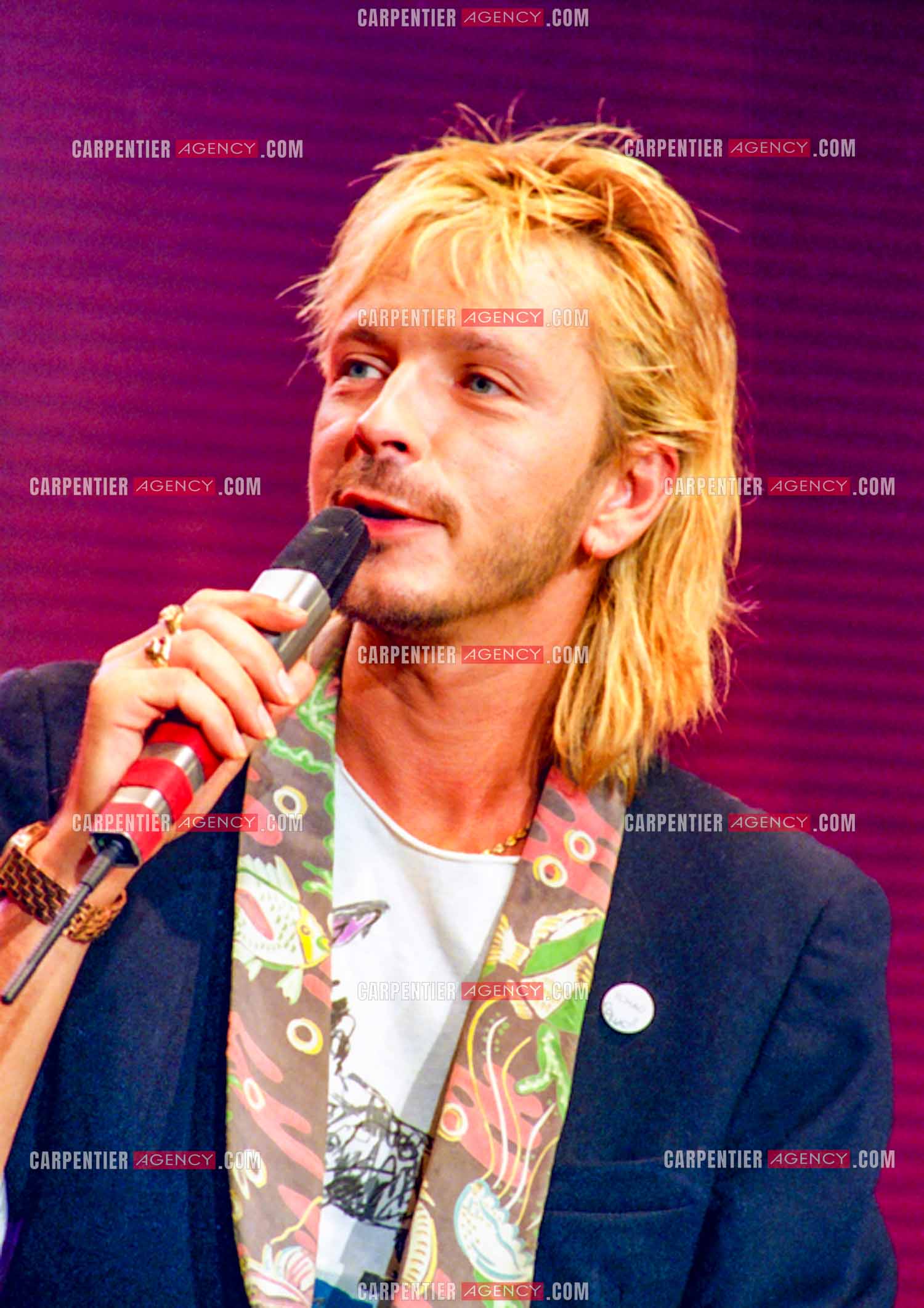 Émission présentéec par Philippe Risoli de quatre concerts dans quatre villes “LA NOUVELLE AFFICHE“ “LA NOUVELLE AFFICHE“. Le chanteur Renaud.  ( Exclusif )