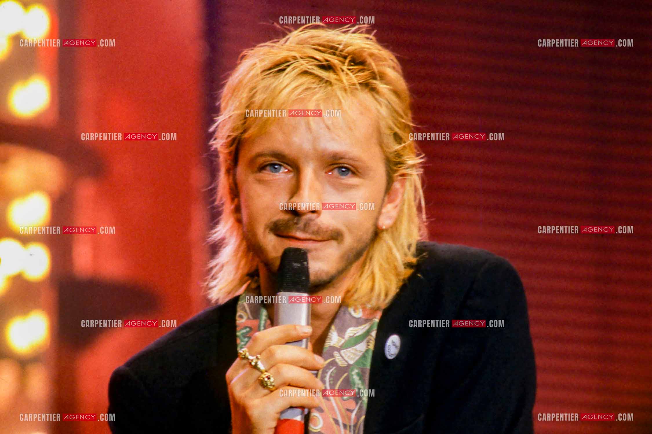 Émission présentéec par Philippe Risoli de quatre concerts dans quatre villes “LA NOUVELLE AFFICHE“ “LA NOUVELLE AFFICHE“. Le chanteur Renaud.  ( Exclusif )