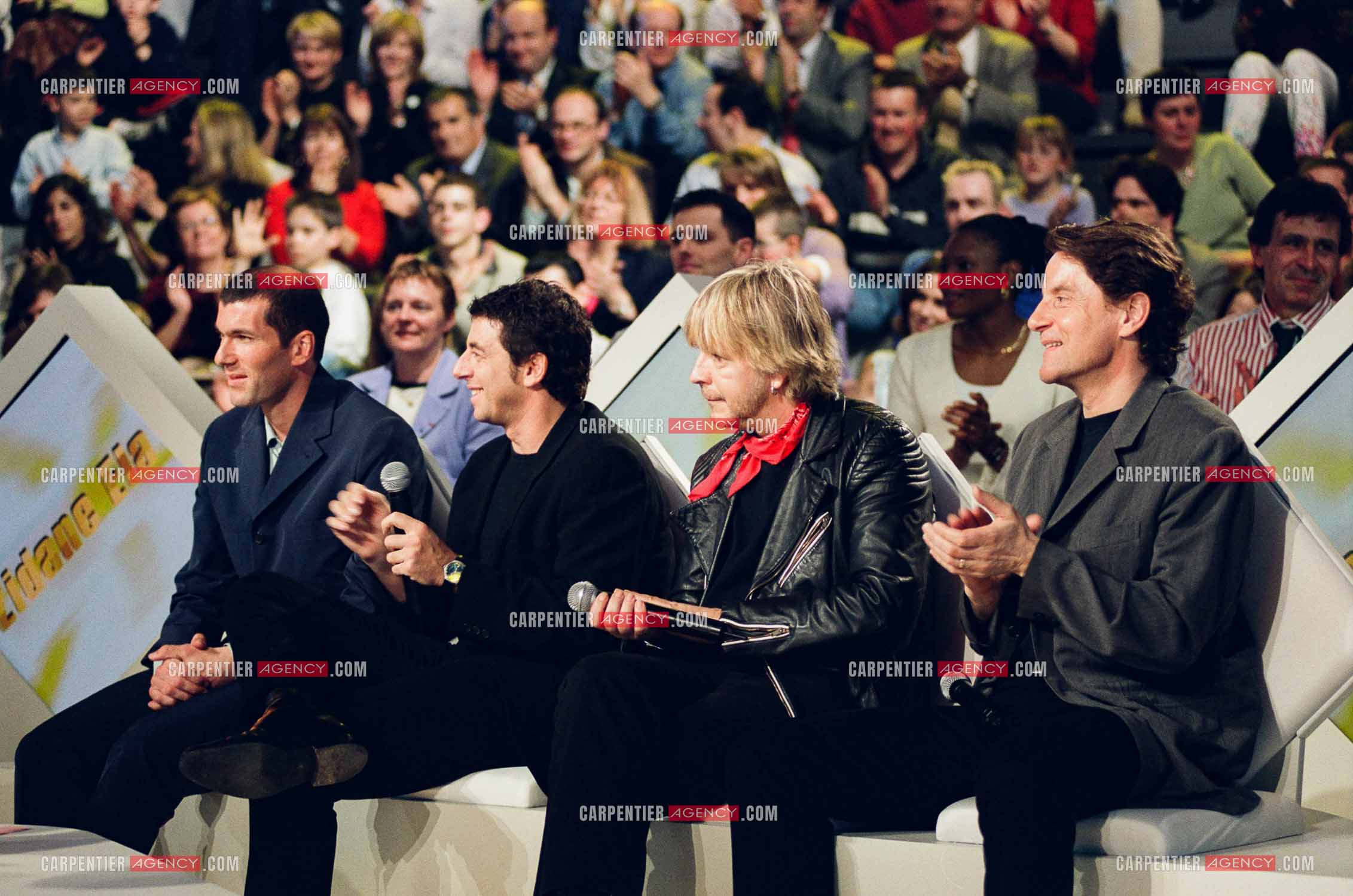 Le chanteur Renaud Séchan invité de l'émission spéciale “ELA“ assosiation parainée par le footbaleur Zinédine Zidane. Ici avec les autres artistes Patrick Bruel et Francis Cabrel.  ( Exclusif )