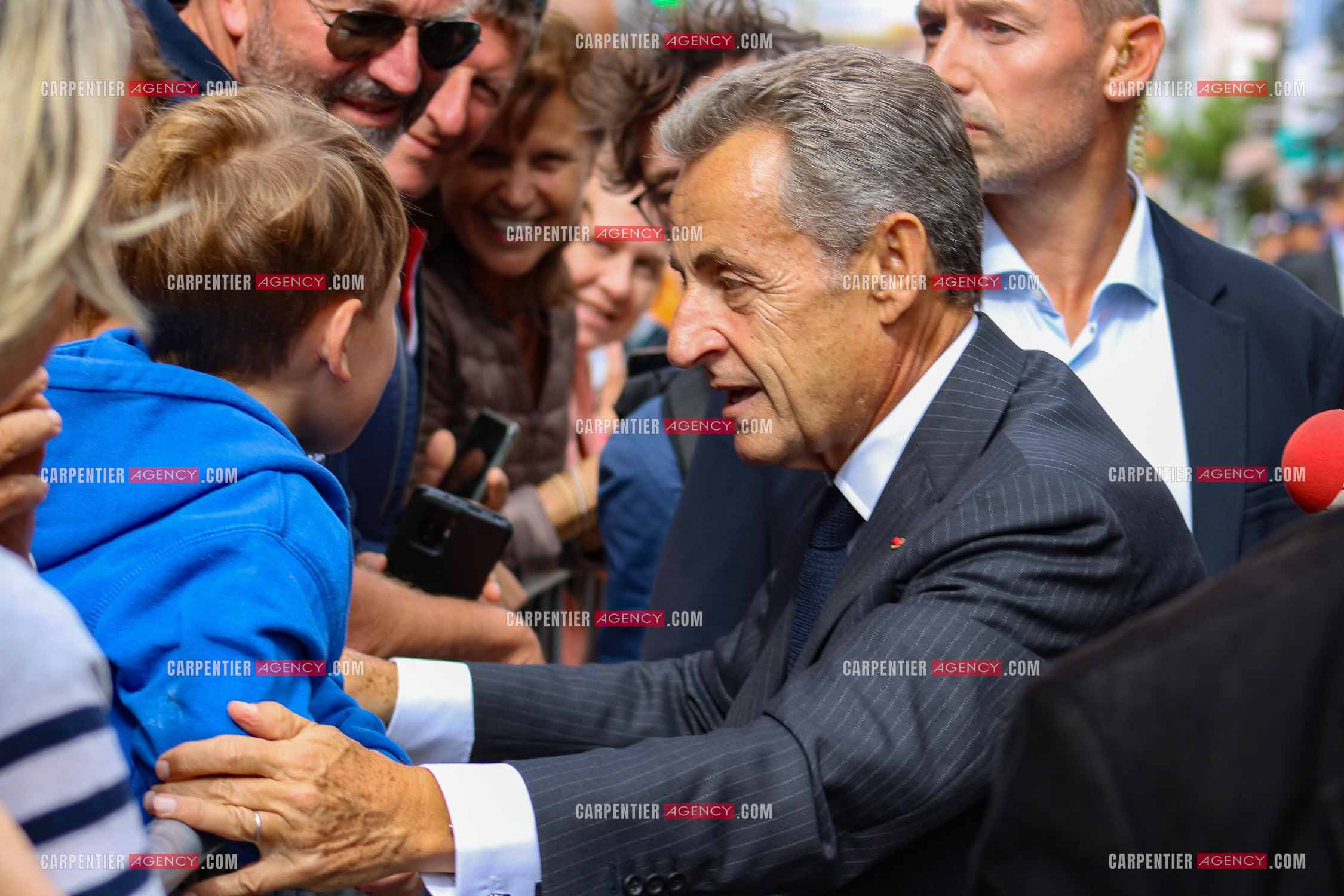 Dédicace de l'ex Président Nicolas Sarkozy pour la sortie de son livre "Le temps des combats" sorti aux éditions Fayard.