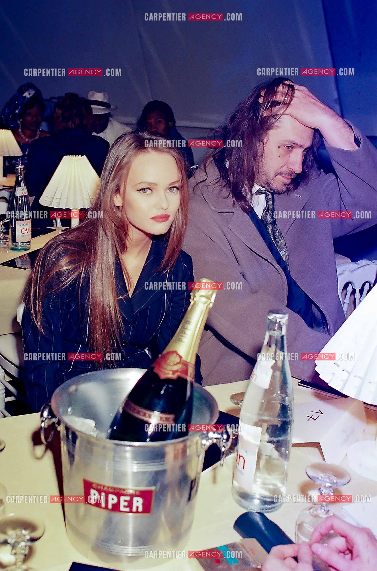 La chanteuse Vanessa Paradis reçoit la Victoires du vidéo clip de l'année pour le titre “ Tandem “ en 1991.