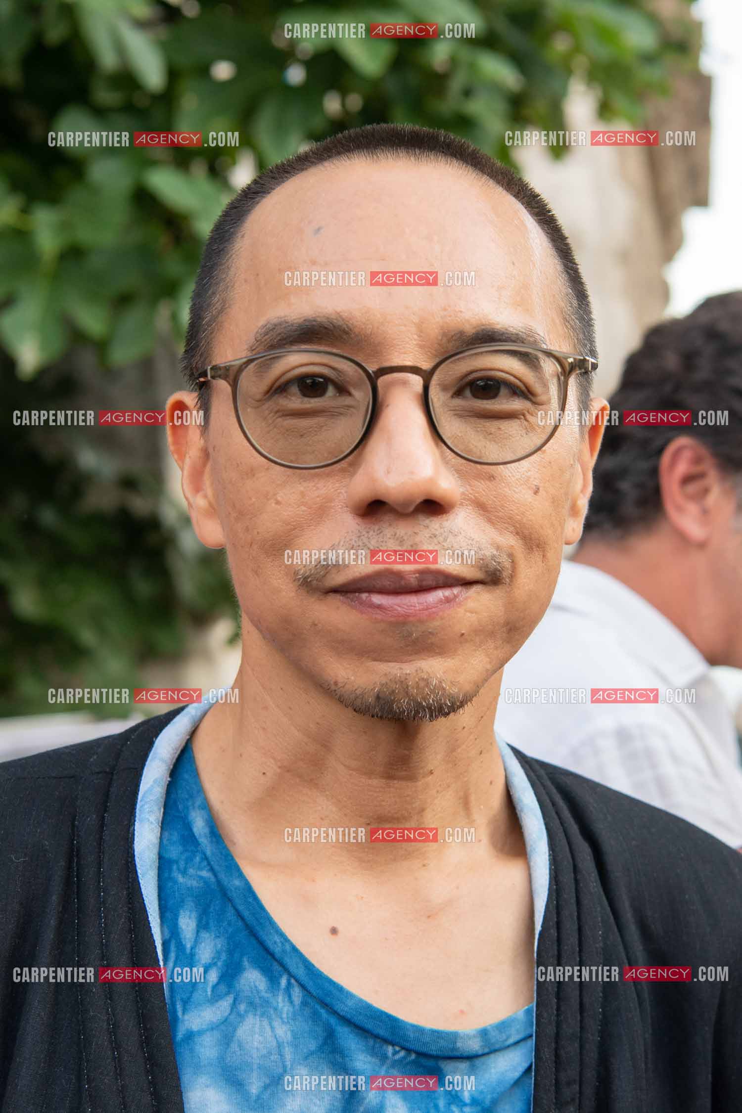 Le réalisateur, scénariste, producteur et artiste contemporain thaïlandais Apichatpong Weerasethakul au 32 èm Festival du film à Marseille. En plus d’être en compétition à Cannes avec son nouveau film, Memoria, Apichatpong Weerasethakul aura le droit à une rétrospective exceptionnelle au FID Marseille, qui lui décernera un Grand prix d’honneur pour l’ensemble de sa carrière.    ( Exclusif )