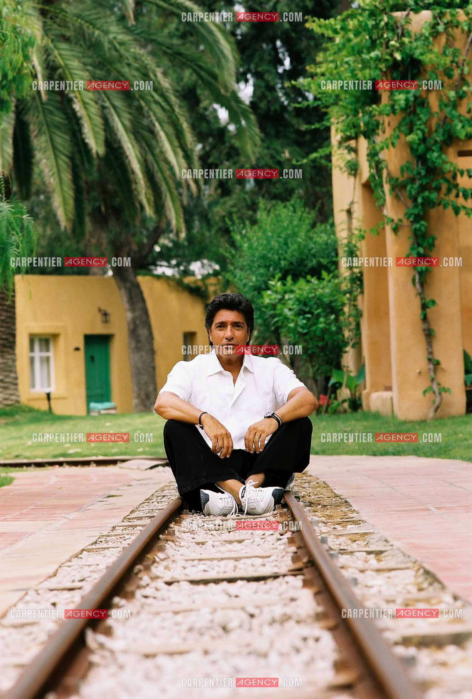 Le chanteur Frédéric François lors d'une escale en Turquie pour une séance photo.  ( Exclusif )