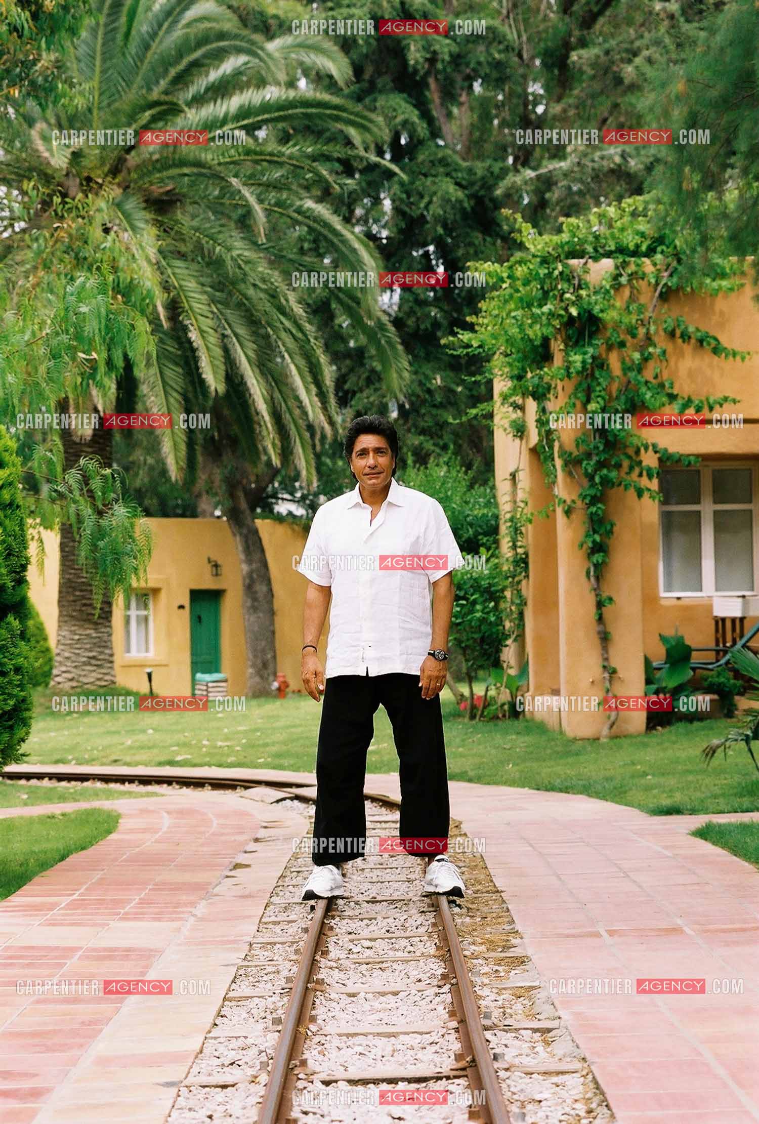 Le chanteur Frédéric François lors d'une escale en Turquie pour une séance photo.  ( Exclusif )