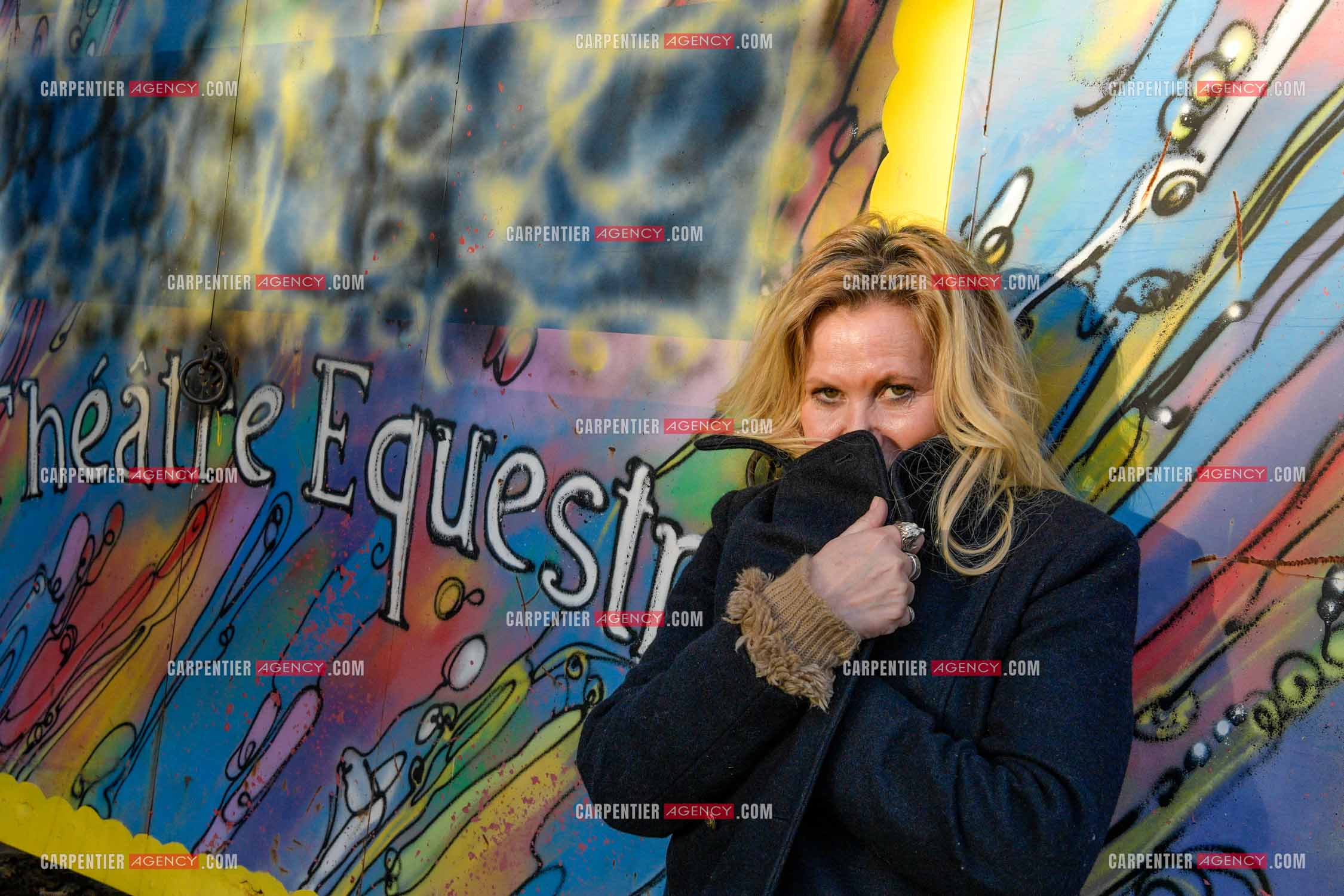 L'actrice Fiona Gélin chez les gitans à Vidauban. ( Exclusif )