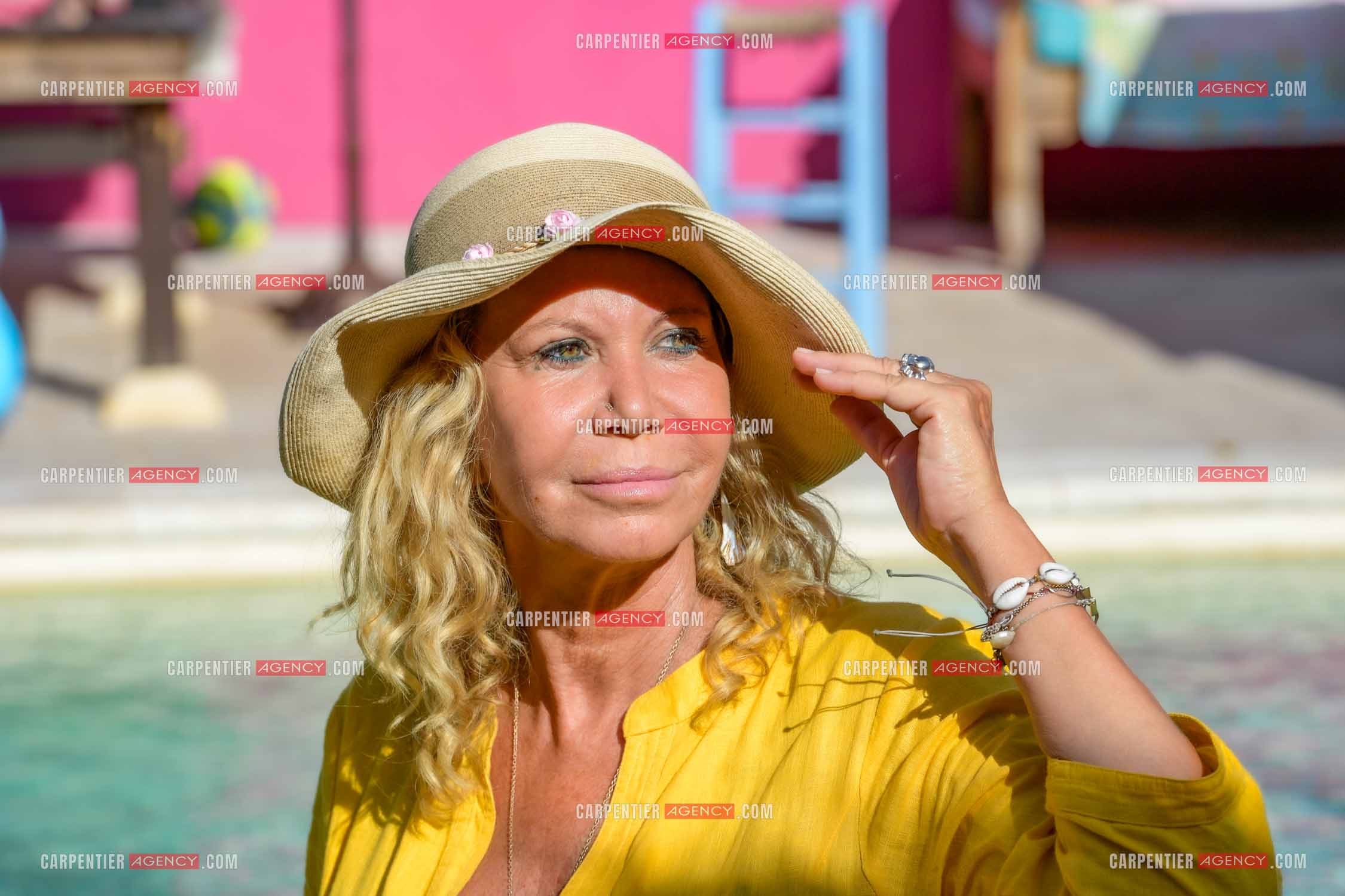 Séance photos avec Fiona Gélin dans la villa de Marcel Pagnol à St Tropez lors du tournage de son clip vidéo sur la chanson de Joe Dassin  “ A TOI “. ( Exclusif )