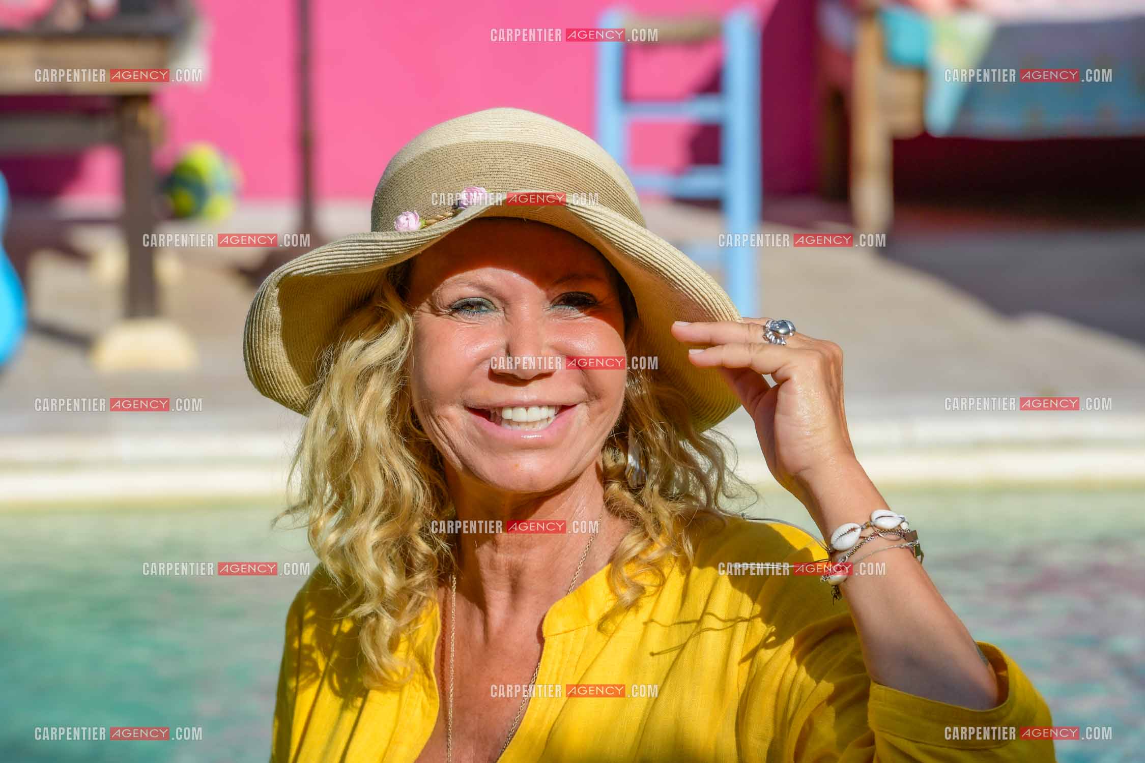 Séance photos avec Fiona Gélin dans la villa de Marcel Pagnol à St Tropez lors du tournage de son clip vidéo sur la chanson de Joe Dassin  “ A TOI “. ( Exclusif )
