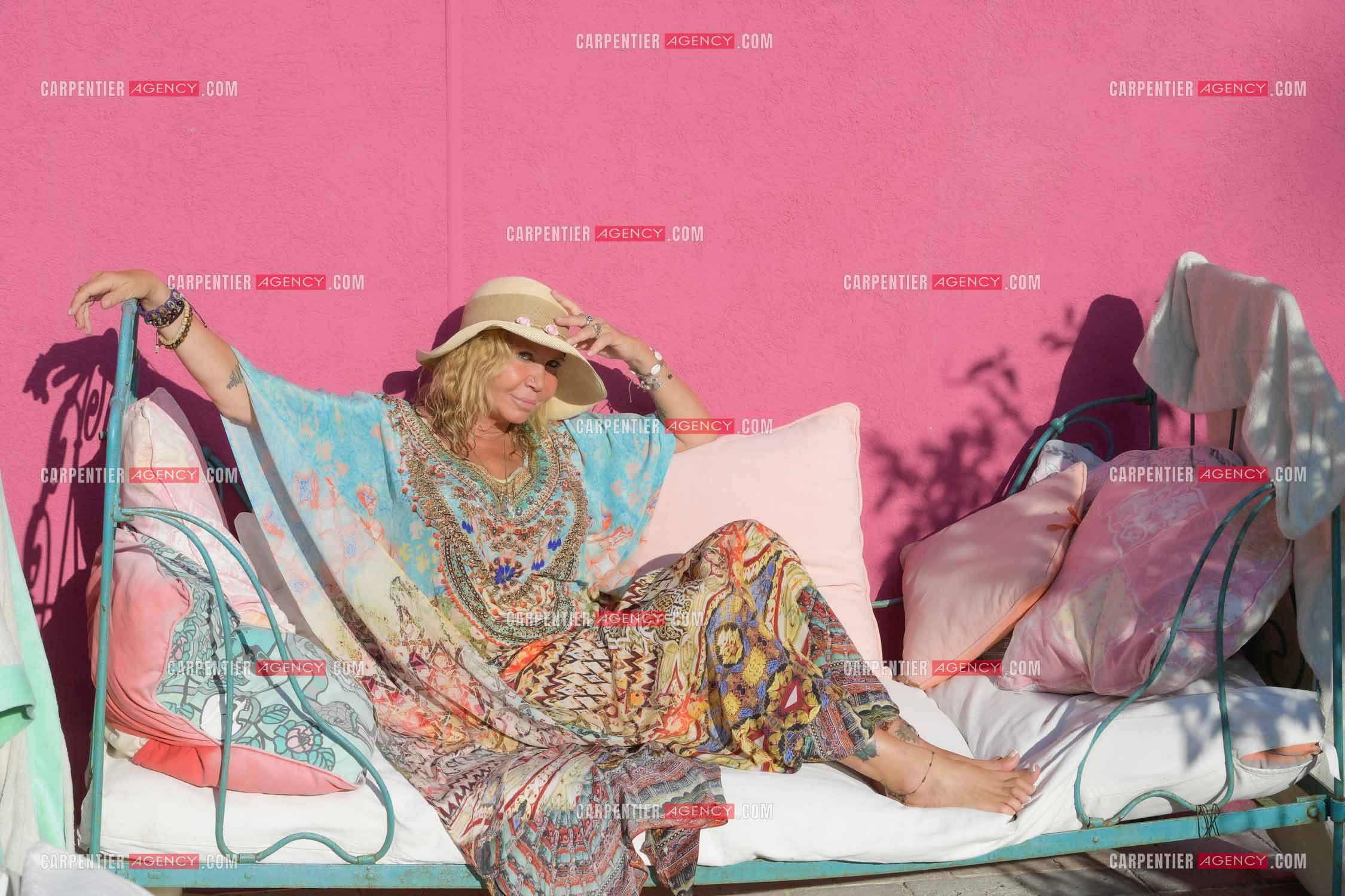 Séance photos avec Fiona Gélin dans la villa de Marcel Pagnol à St Tropez lors du tournage de son clip vidéo sur la chanson de Joe Dassin  “ A TOI “. ( Exclusif )