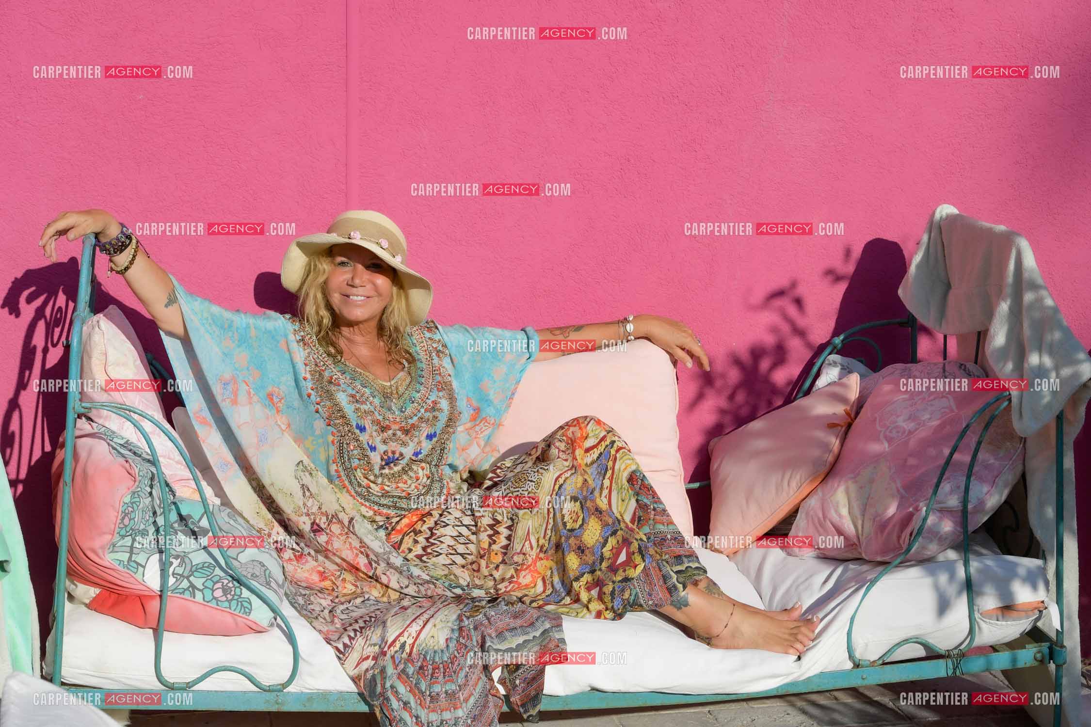 Séance photos avec Fiona Gélin dans la villa de Marcel Pagnol à St Tropez lors du tournage de son clip vidéo sur la chanson de Joe Dassin  “ A TOI “. ( Exclusif )