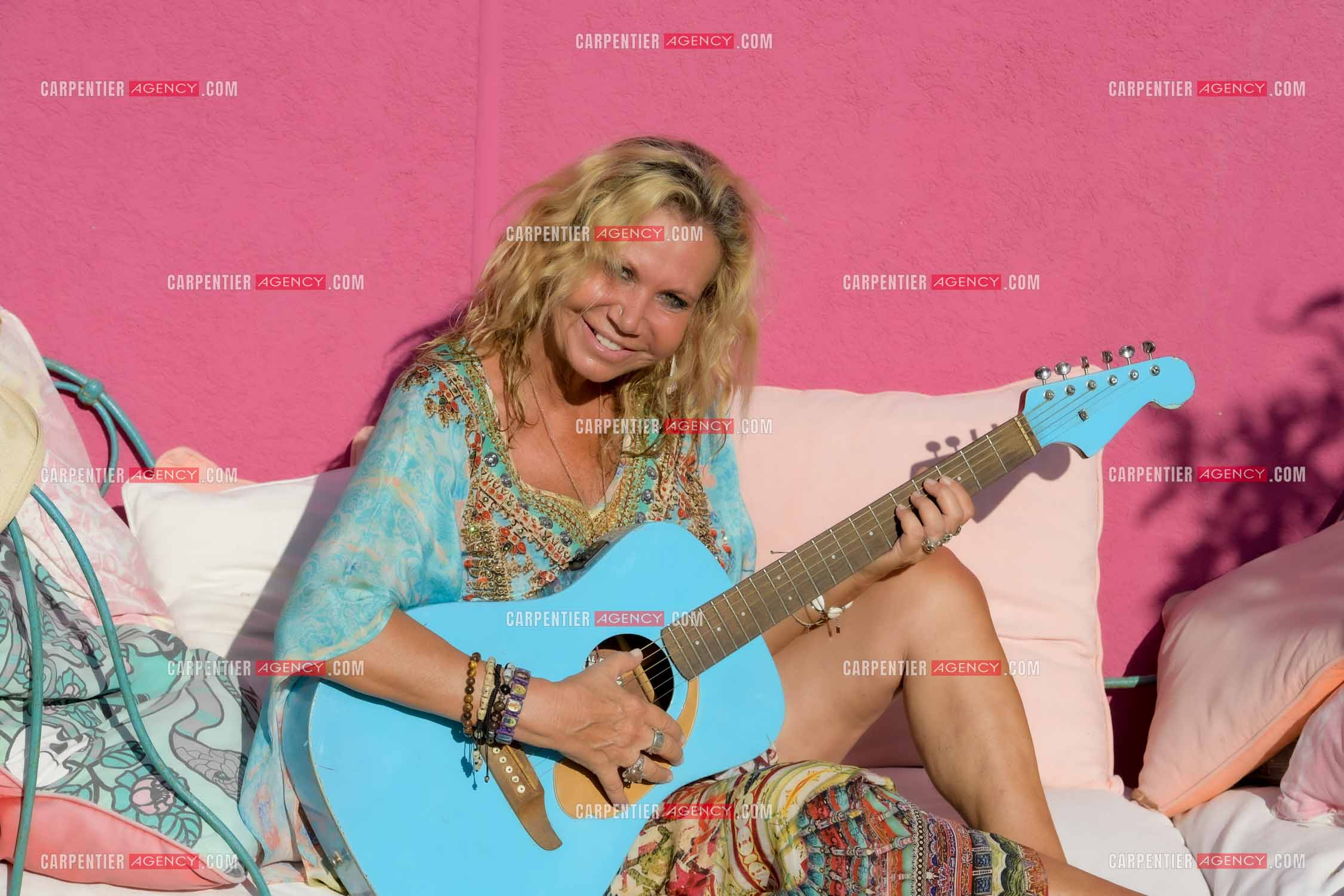 Séance photos avec Fiona Gélin dans la villa de Marcel Pagnol à St Tropez lors du tournage de son clip vidéo sur la chanson de Joe Dassin  “ A TOI “. ( Exclusif )