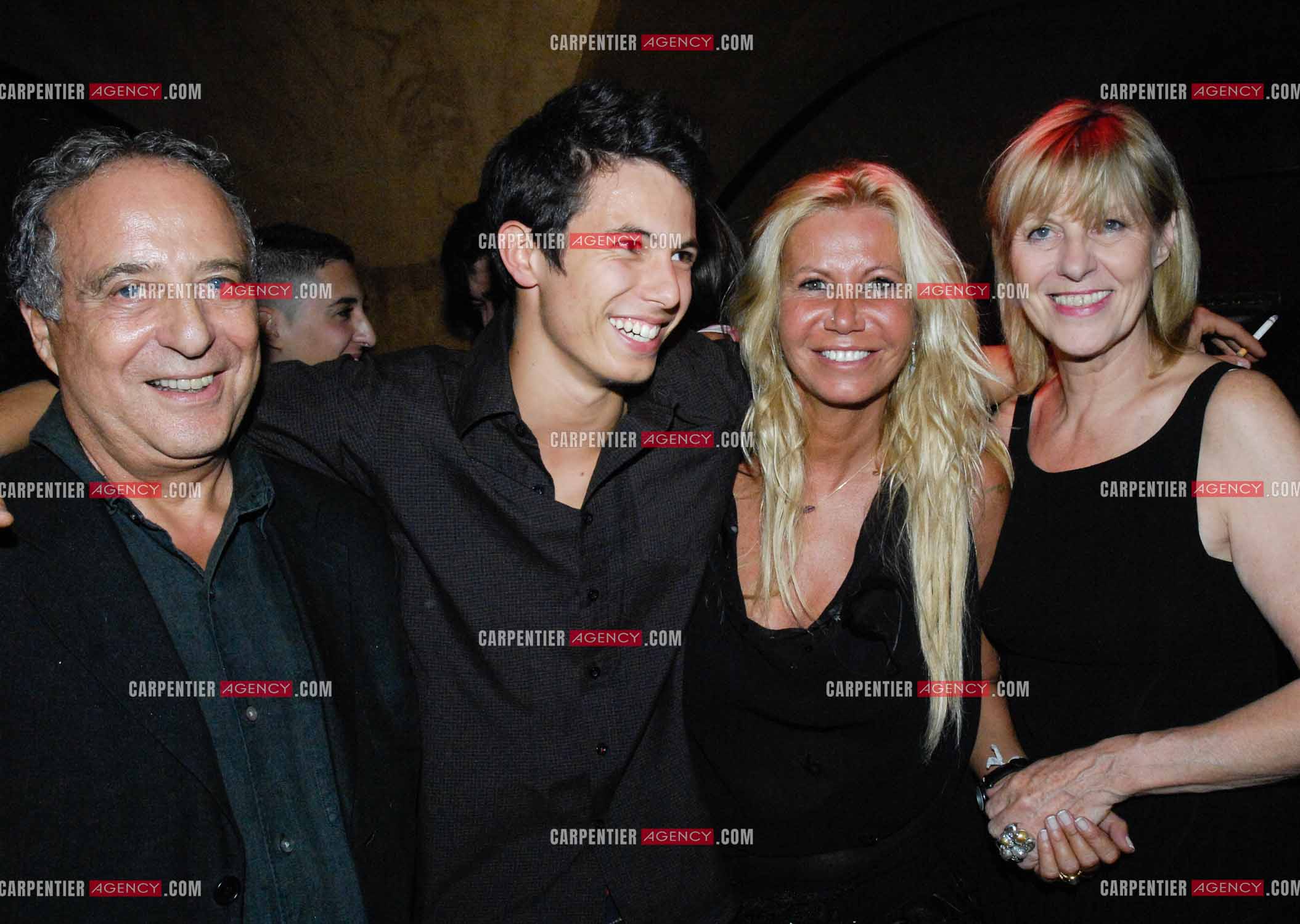 Fiona Gélin avec Daniel Hechter, Chantal Ladesou et son fils Milan lors de  son 18 èm anniversaire chez Castel à Paris.  ( Exclusif )