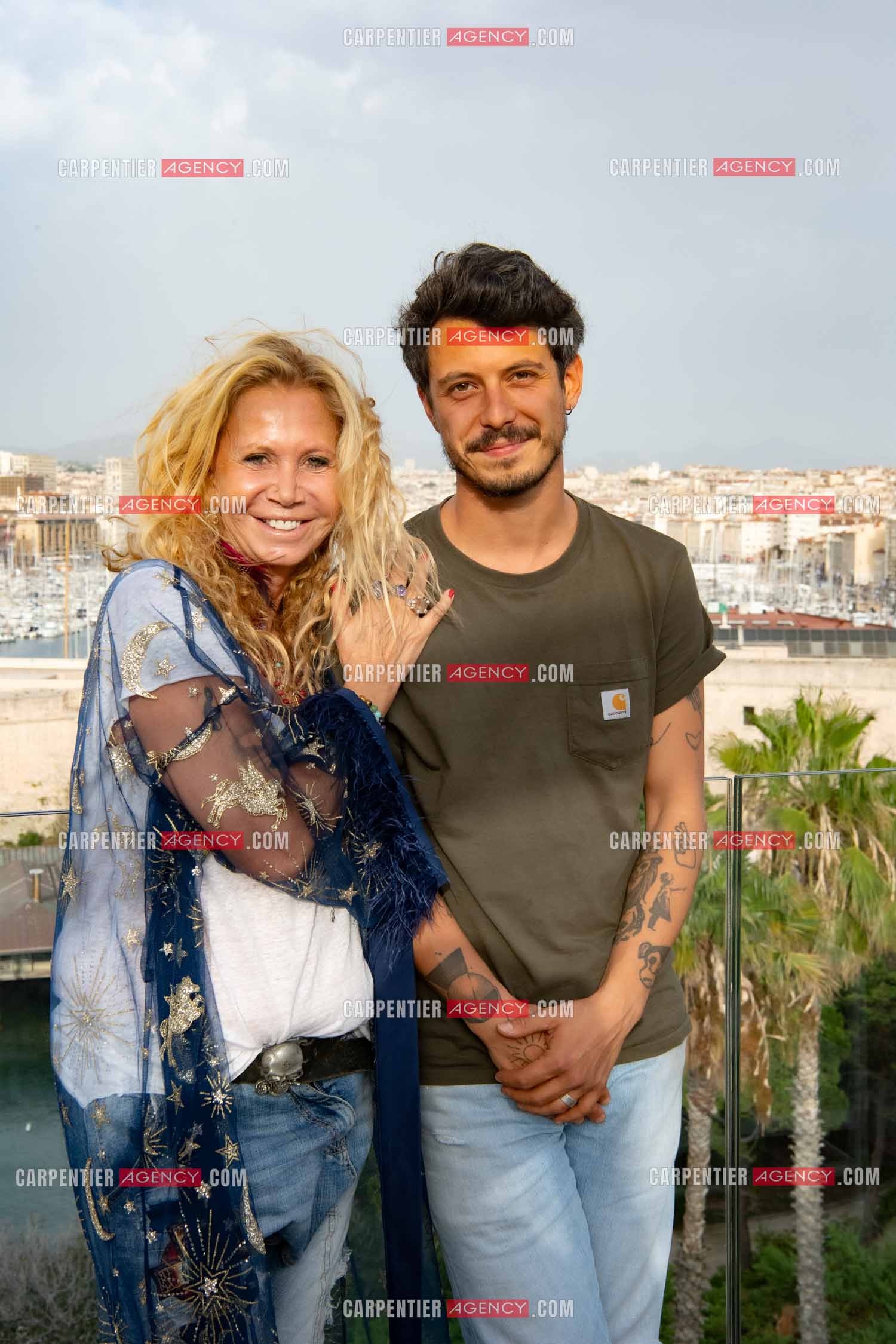 L'actrice Fiona Gélin et son fils Milan.   ( Exclusif )