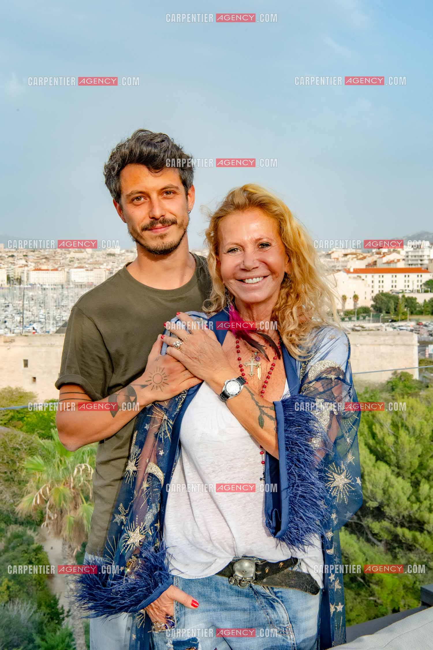 L'actrice Fiona Gélin et son fils Milan.   ( Exclusif )