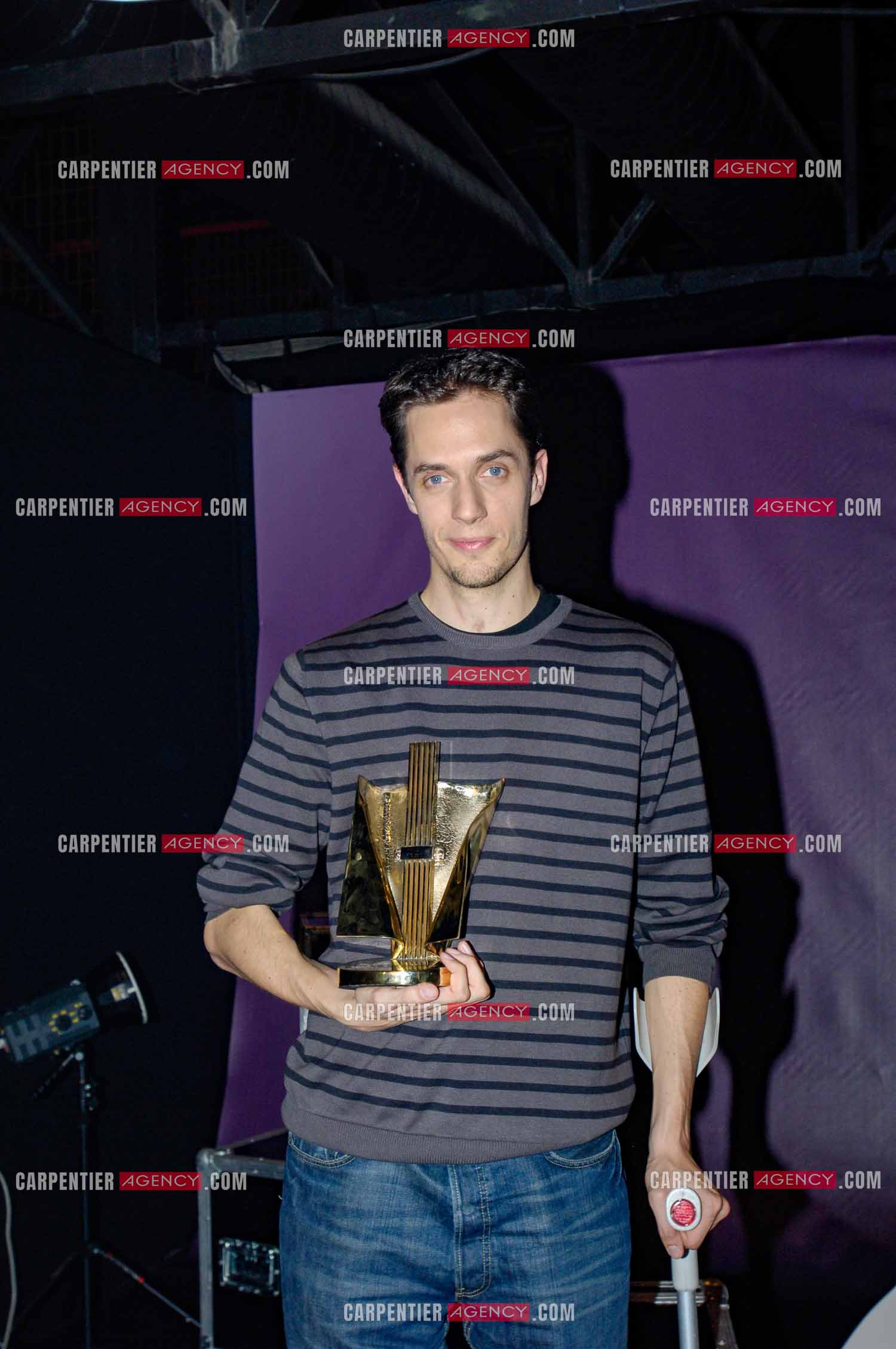 Le rappeur Fabien Marsaud dit Grand Corps Malade aux Victoires de la Musique en 2007. Le rappeur reçoit deux Victoires: Celle de l'artiste révélation scène et la Victoire de l'album révélation.                   ( Exclusif )