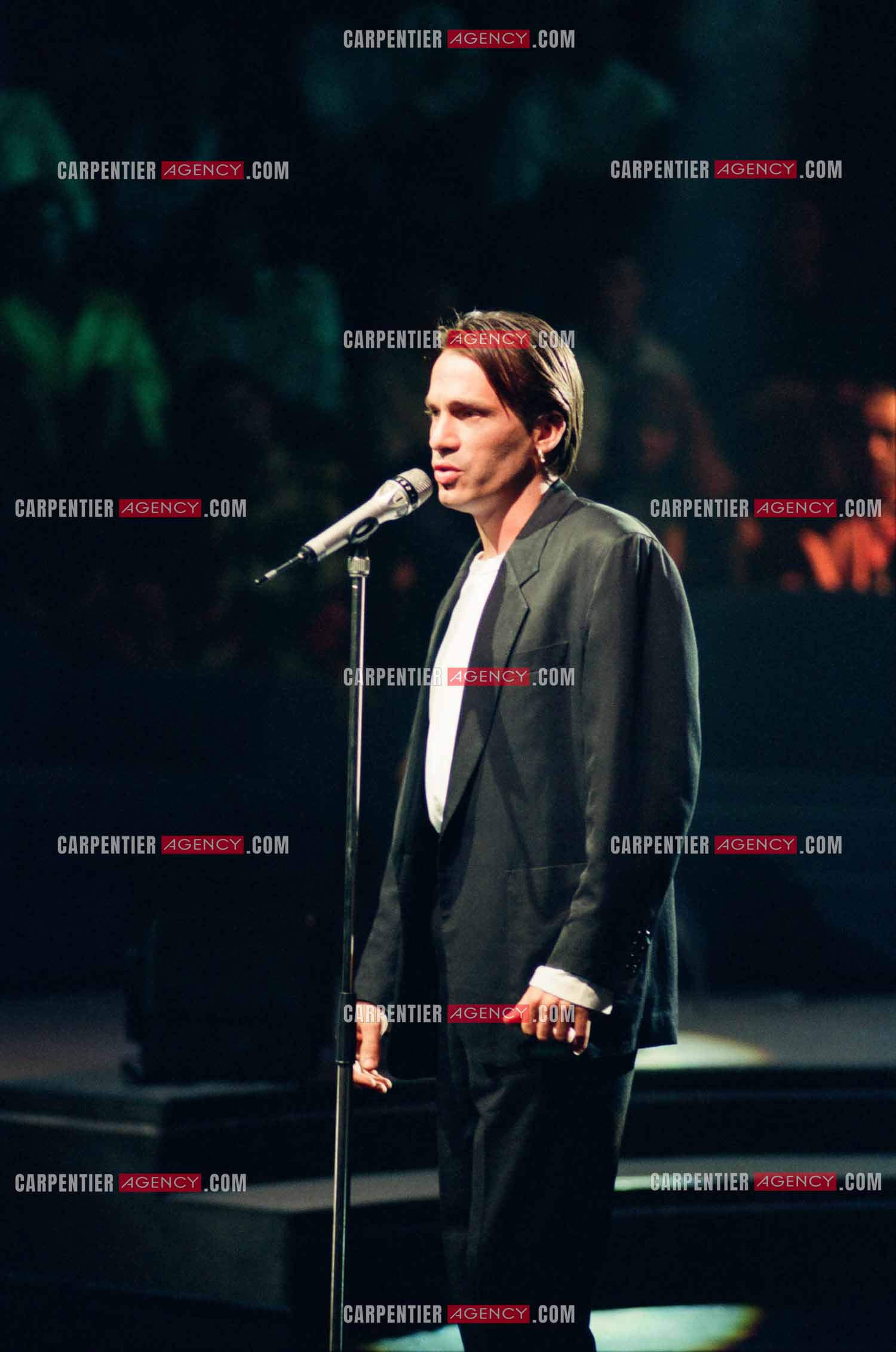 Le chanteur Florent Pagny pour l'enregistrement de l'émission “ Sacrée Soirée “ sur TF1 en 1992. ( Exclusif )