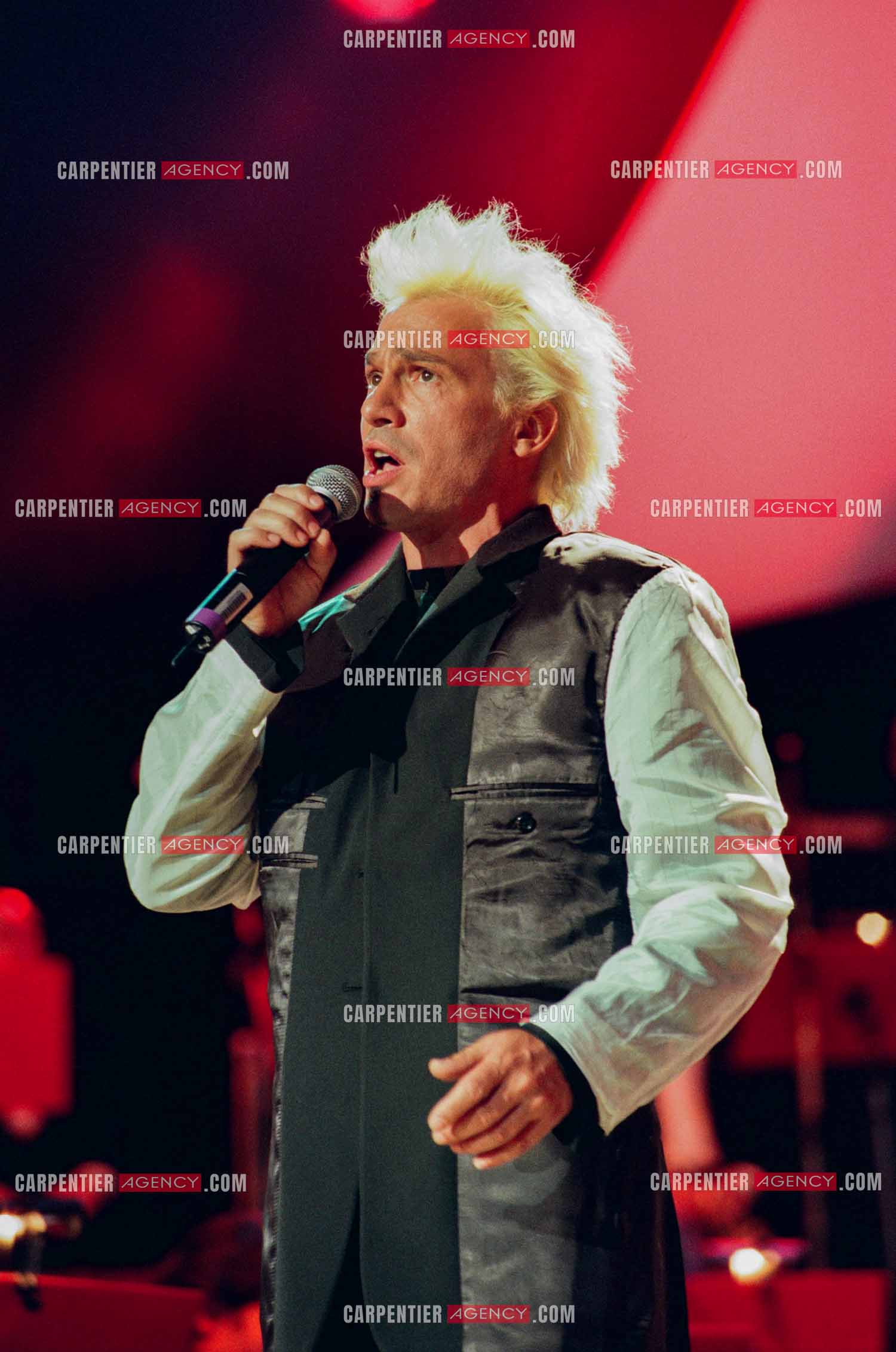 13e cérémonie des Victoires de la musique à l'Olympia le 20 Février 1998. Le chanteur Florent Pagny.