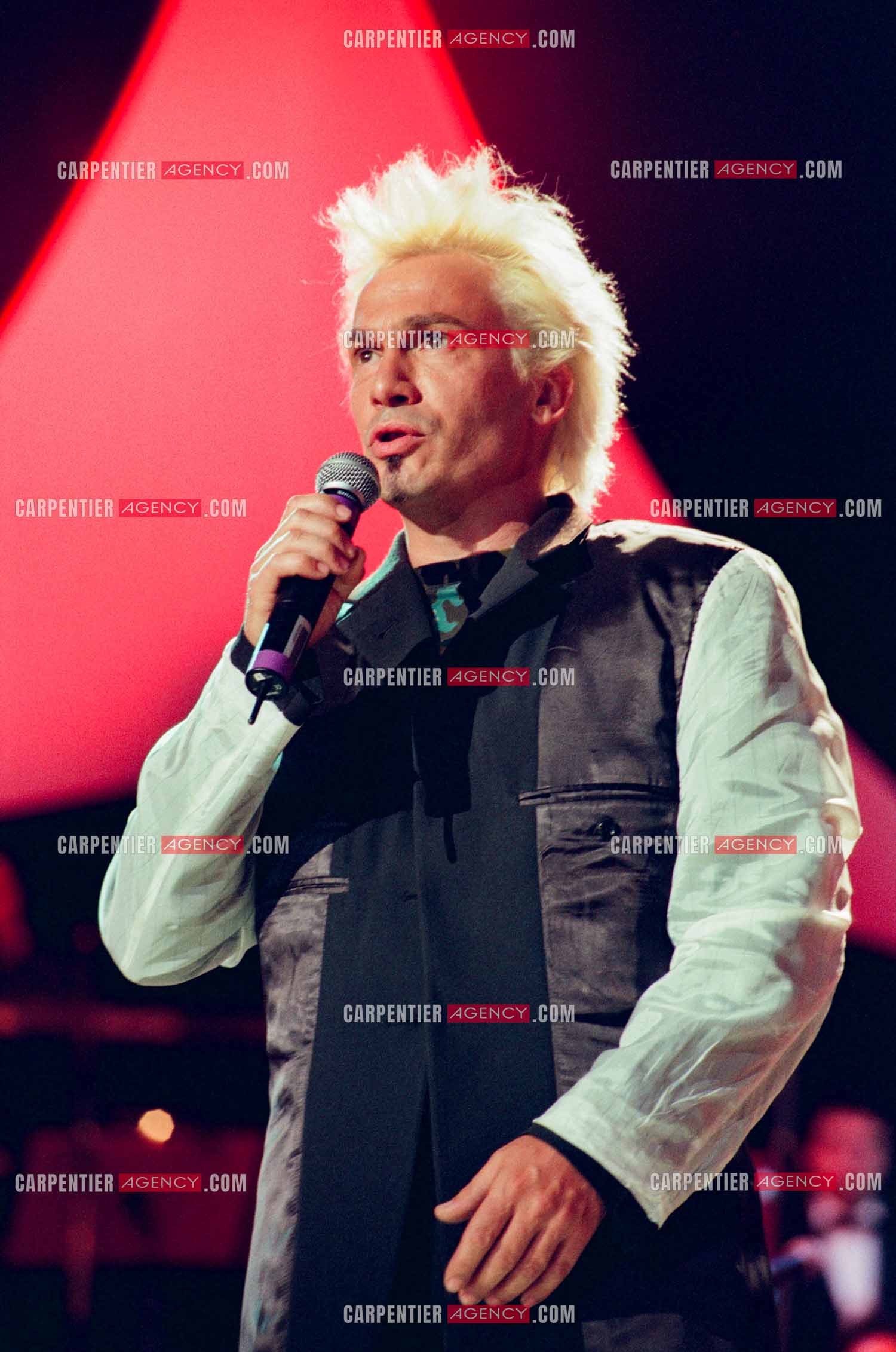 13e cérémonie des Victoires de la musique à l'Olympia le 20 Février 1998. Le chanteur Florent Pagny.