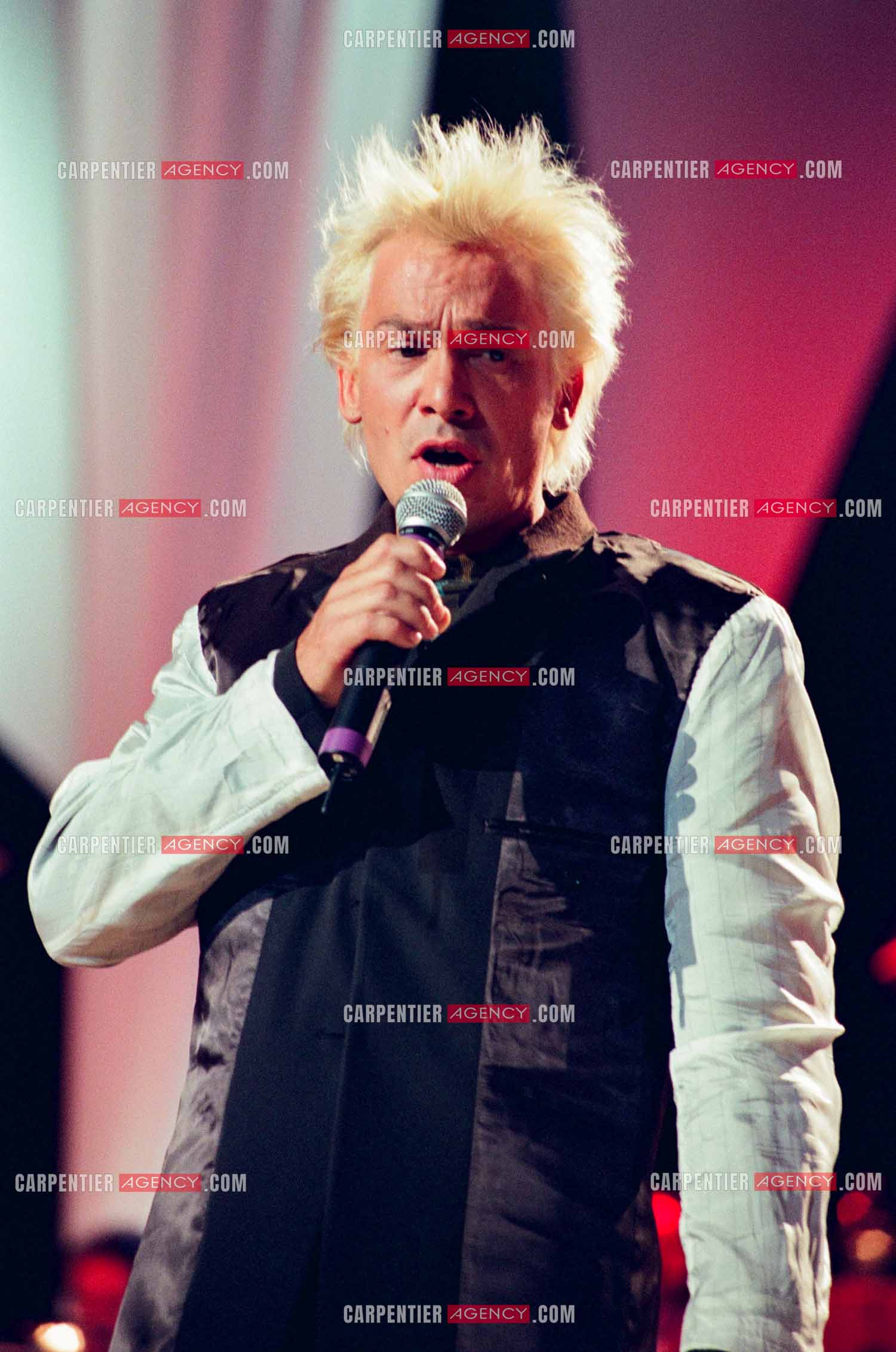 13e cérémonie des Victoires de la musique à l'Olympia le 20 Février 1998. Le chanteur Florent Pagny.