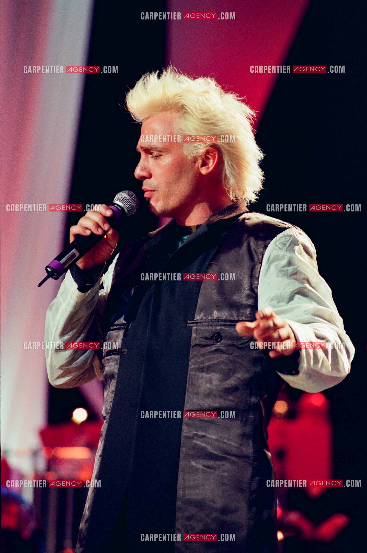 13e cérémonie des Victoires de la musique à l'Olympia le 20 Février 1998. Le chanteur Florent Pagny.