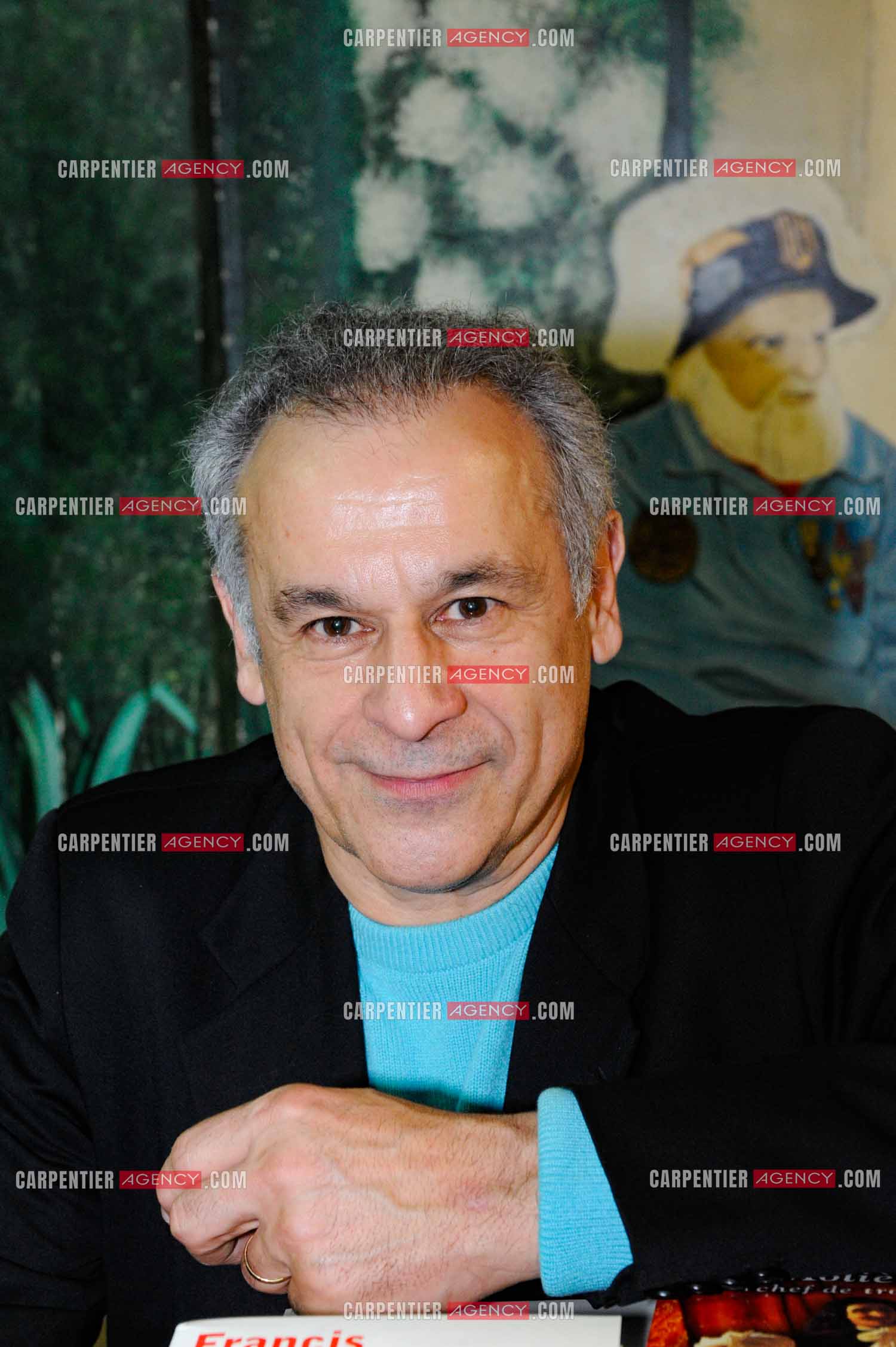 L'acteur Francis Perrin au salon du livre de Toulon. ( Exclusif )