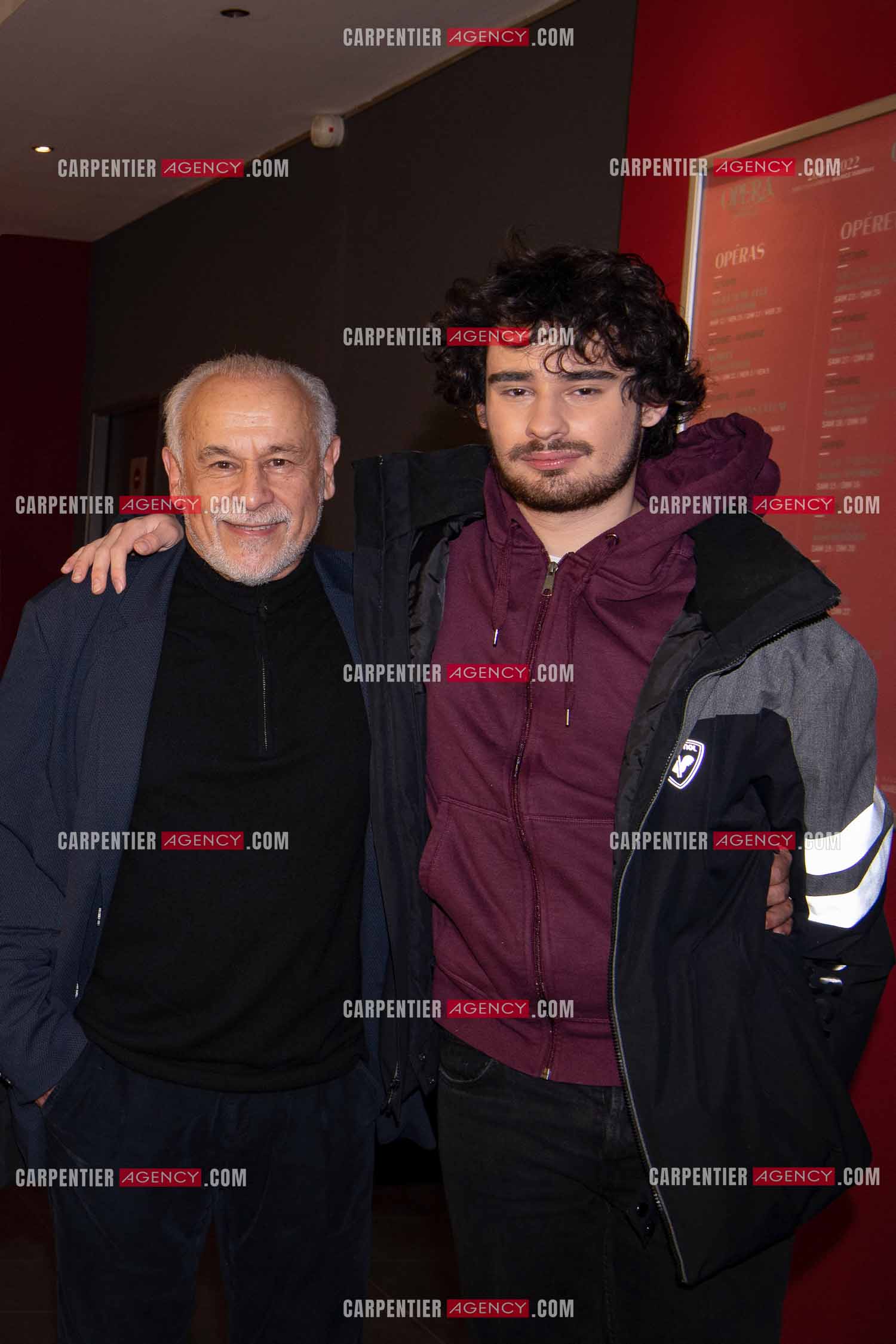 L'acteur Francis PERRIN et Louis PERRIN son fils à Marseille au théâtre de l'Odéon.   ( Exclusif )