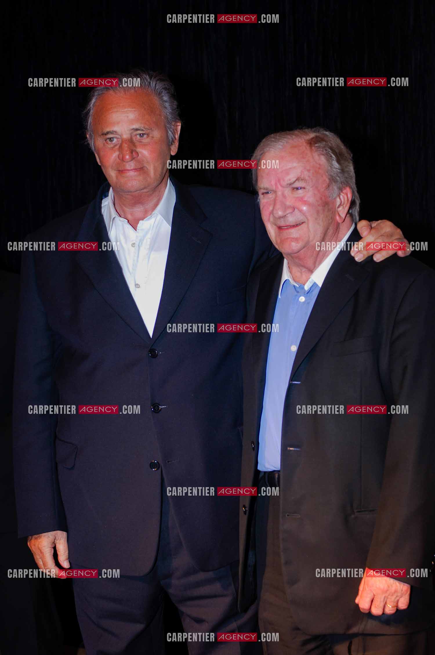 Festival du film à l'hôtel Yadis à Djerba en Tunisie du 28 au 30 Avril 2006. Les acteurs Roger Hanin et Pierre Mondy.