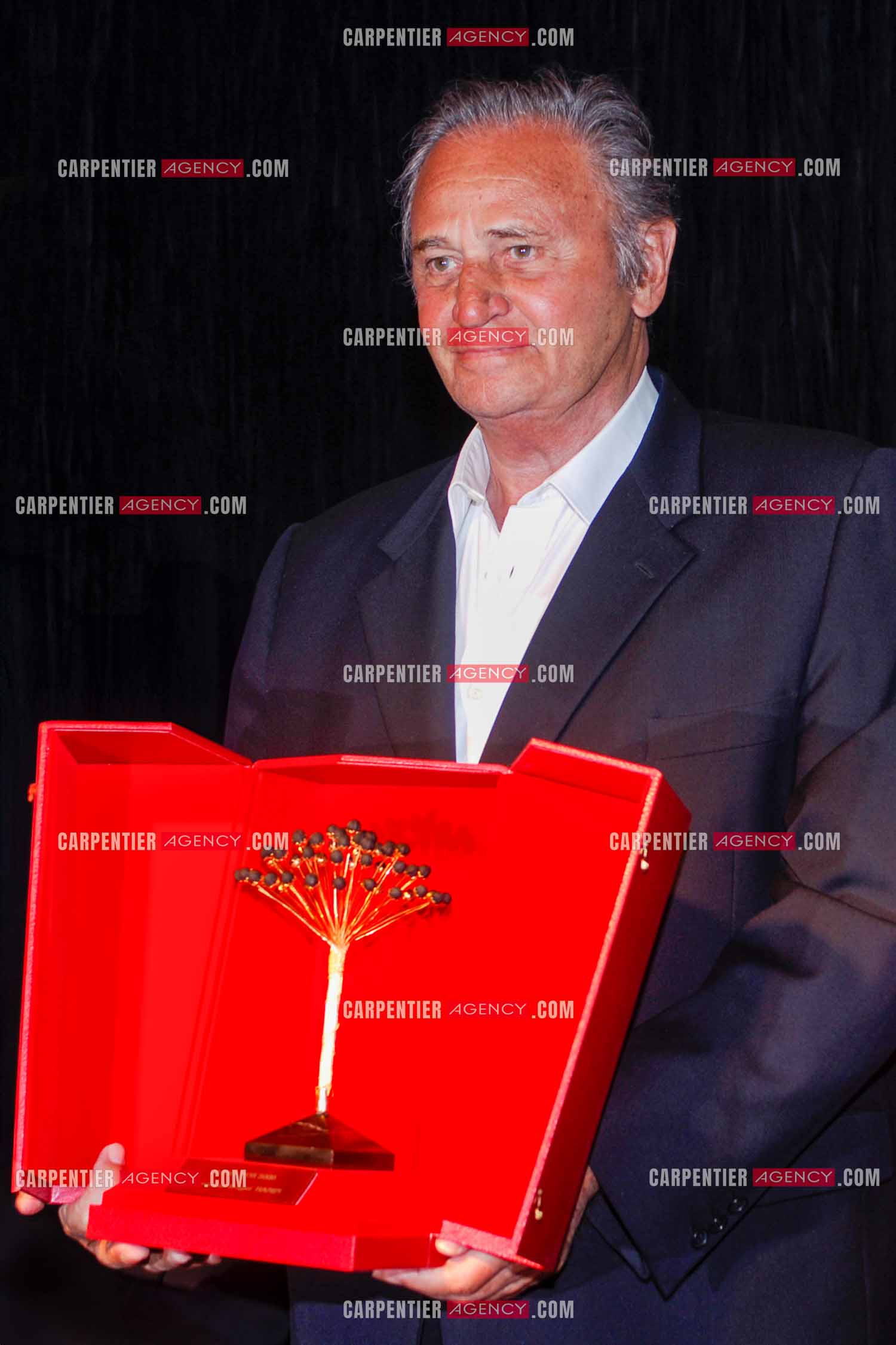 Festival du film à l'hôtel Yadis à Djerba en Tunisie du 28 au 30 Avril 2006. L'acteur Roger Hanin reçoit le Jasmin d'or.