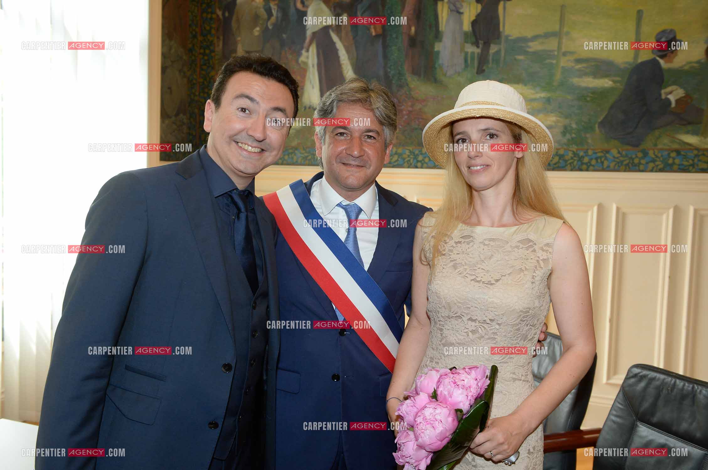 Mariage entre Claire Voyard et l'humoriste imitateur Gérald Dahan à la mairie de St Ouen officié par le maire (UDI) de Saint-Ouen William Delannoy. Le 13Juin 2015 ( Exclusif )