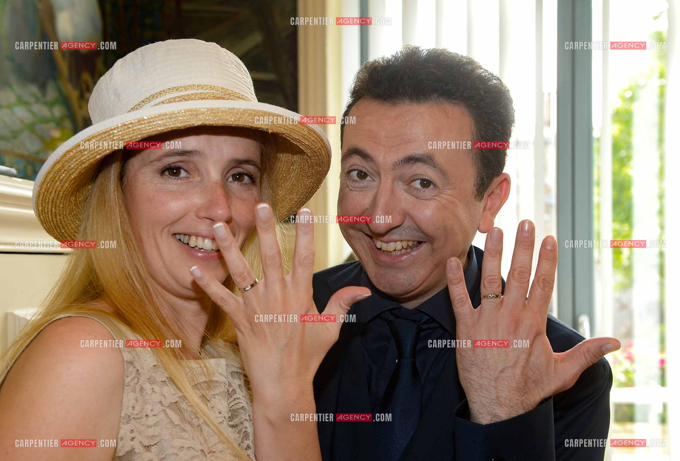 Mariage entre Claire Voyard et l'humoriste imitateur Gérald Dahan à la mairie de St Ouen  Le 12Juin 2015.      ( Exclusif )