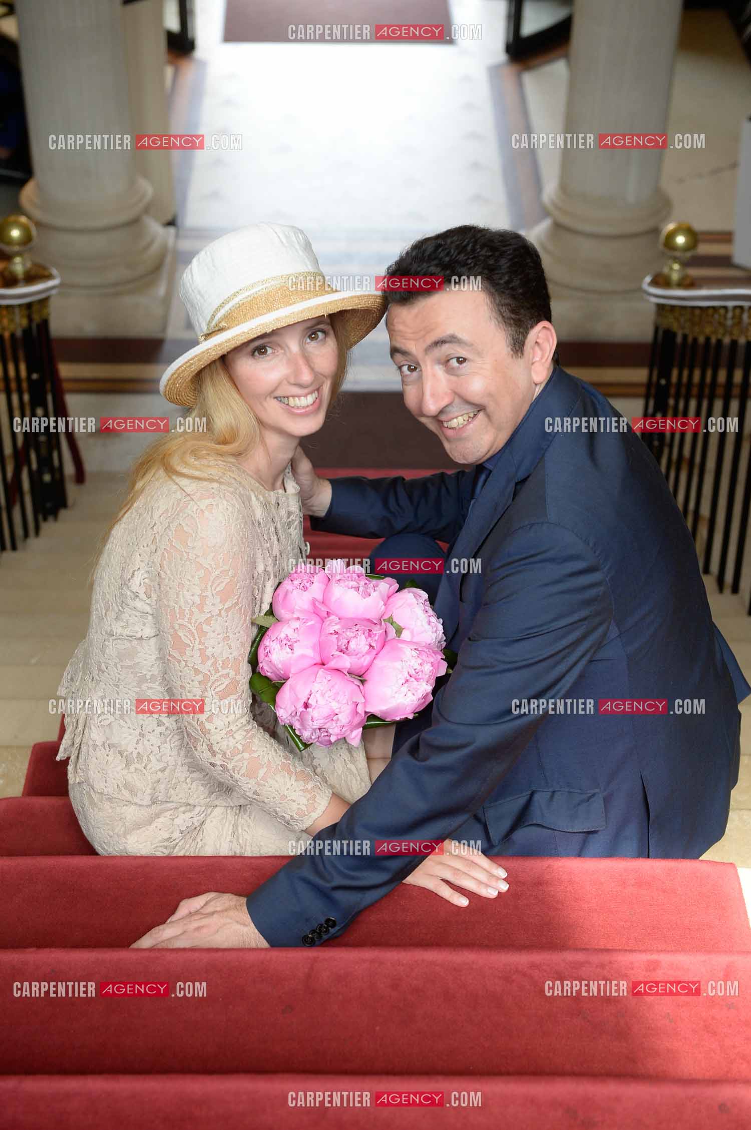 Mariage entre Claire Voyard et l'humoriste imitateur Gérald Dahan à la mairie de St Ouen  Le 12Juin 2015.      ( Exclusif )