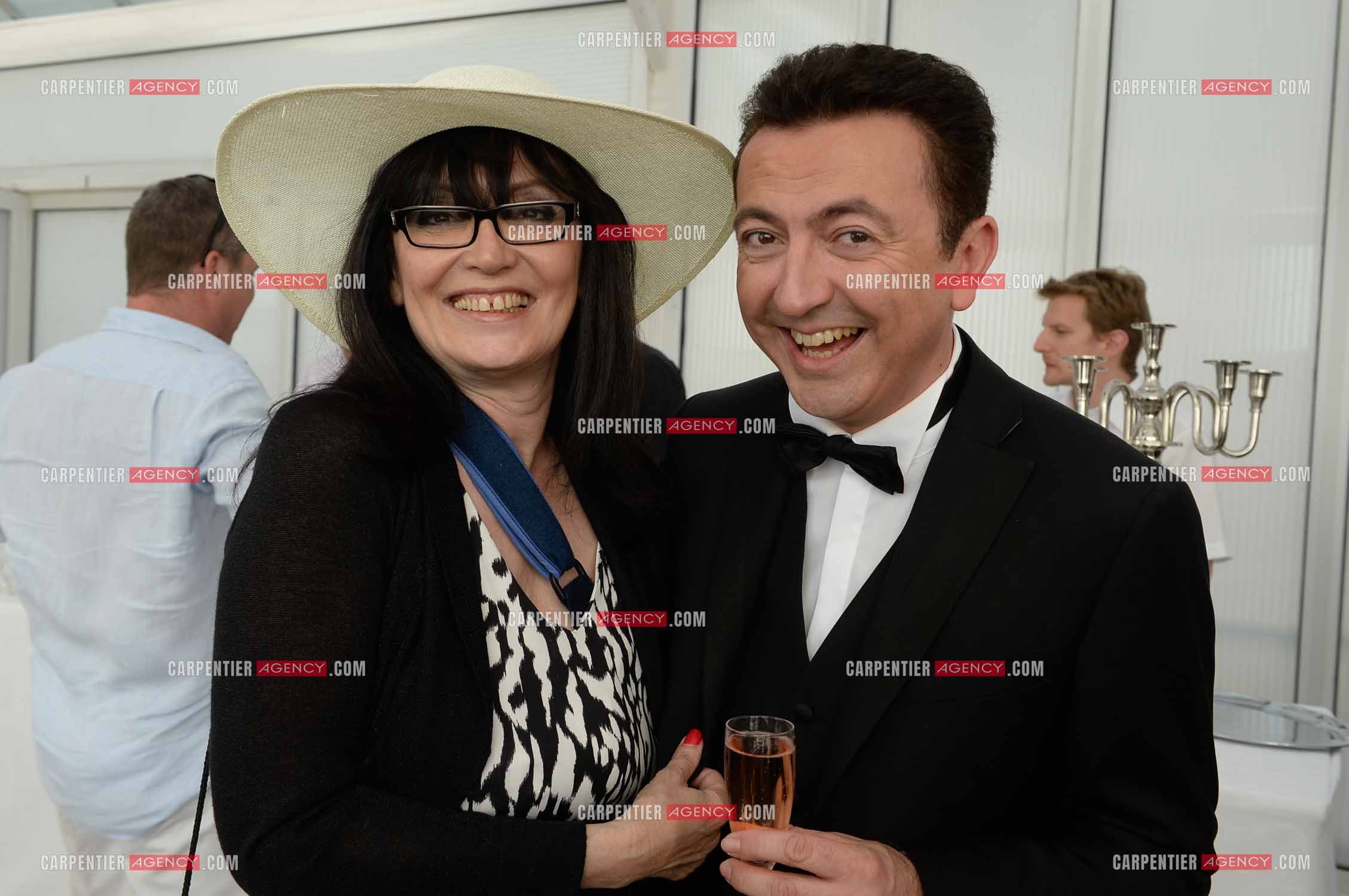 Suite du Mariage entre Claire Voyard et l'humoriste imitateur Gérald Dahan à bord d'une péniche sur les quais de Seine pour une réception entre la famille et les amis. Gérald Dahan et sa mère Michèle Thomas.      ( Exclusif )