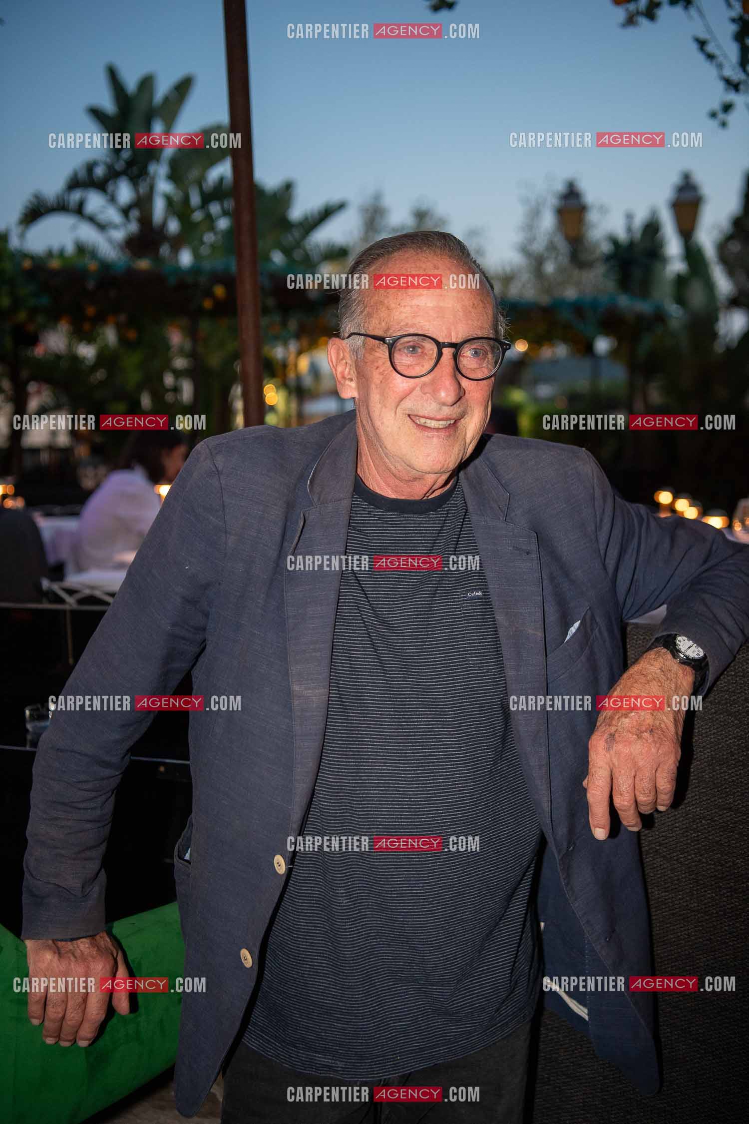 L'animateur Yves Lecoq.   ( Exclusif )