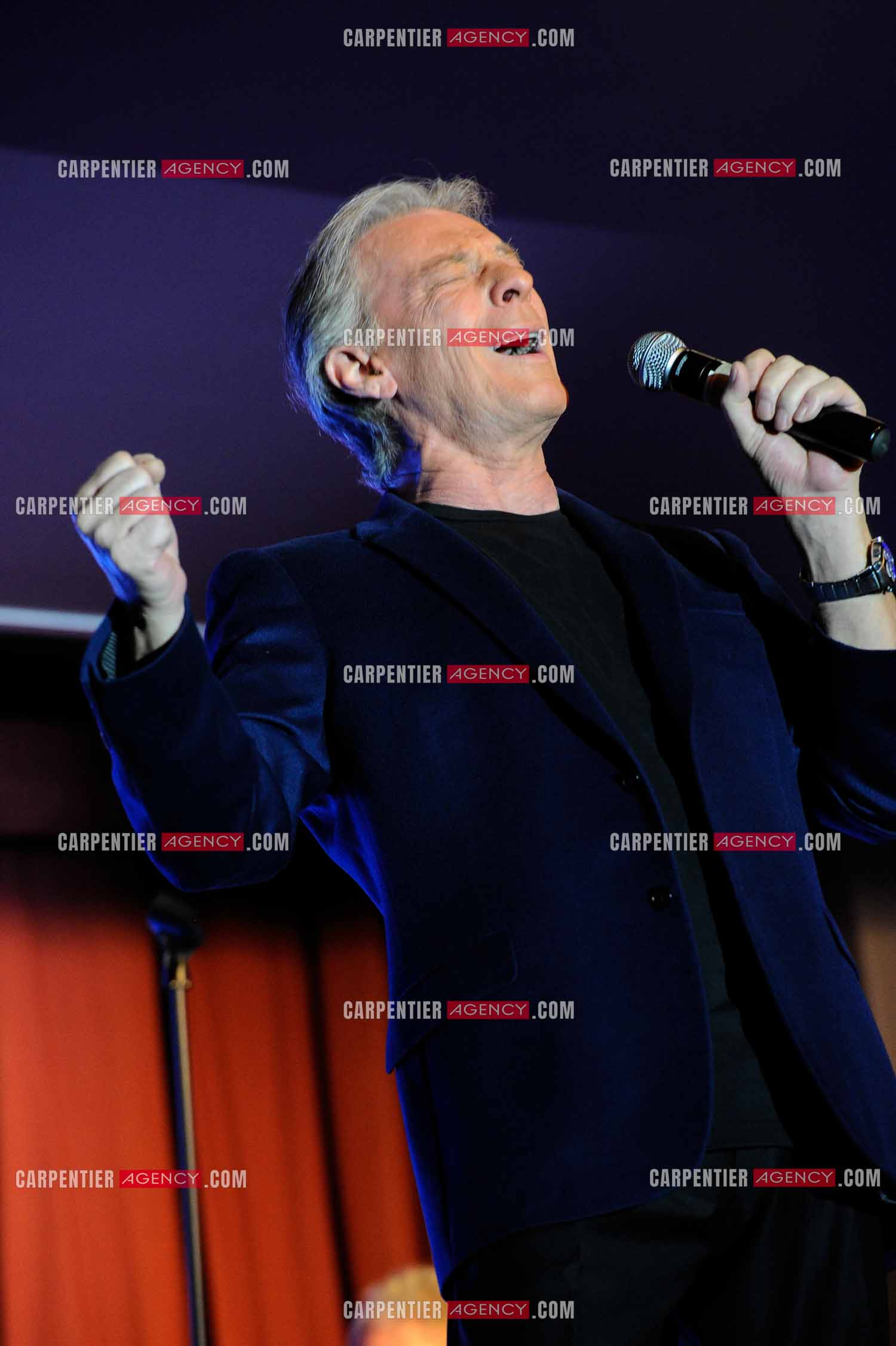 Herbert Léonard à St Just lors de la tournée LA MARSEILLAISE en 2011.    ( Exclusif )