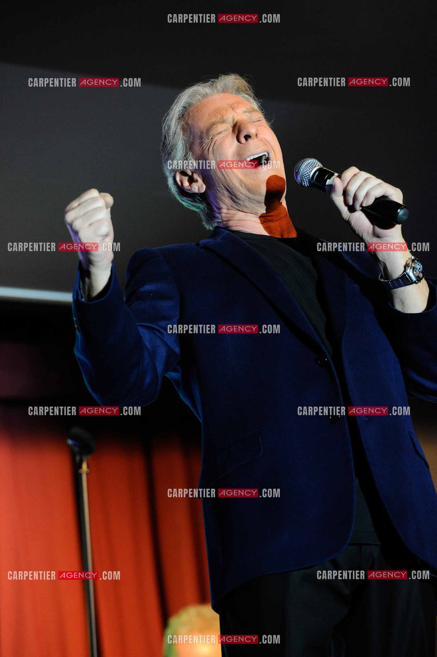 Herbert Léonard à St Just lors de la tournée LA MARSEILLAISE en 2011.    ( Exclusif )