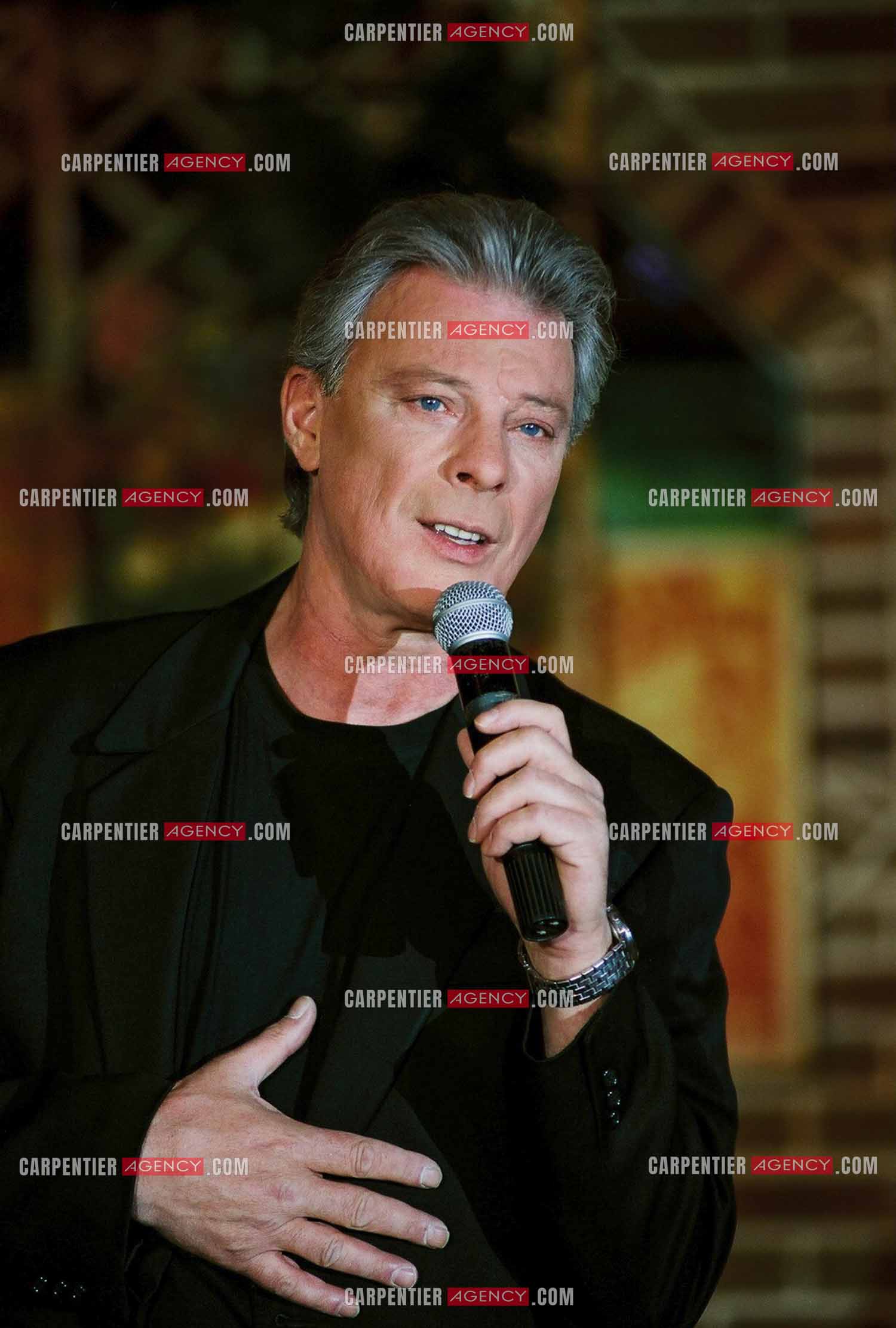 Le chanteur Herbert Léonard lors d'un Gala en 2004.    ( Exclusif )