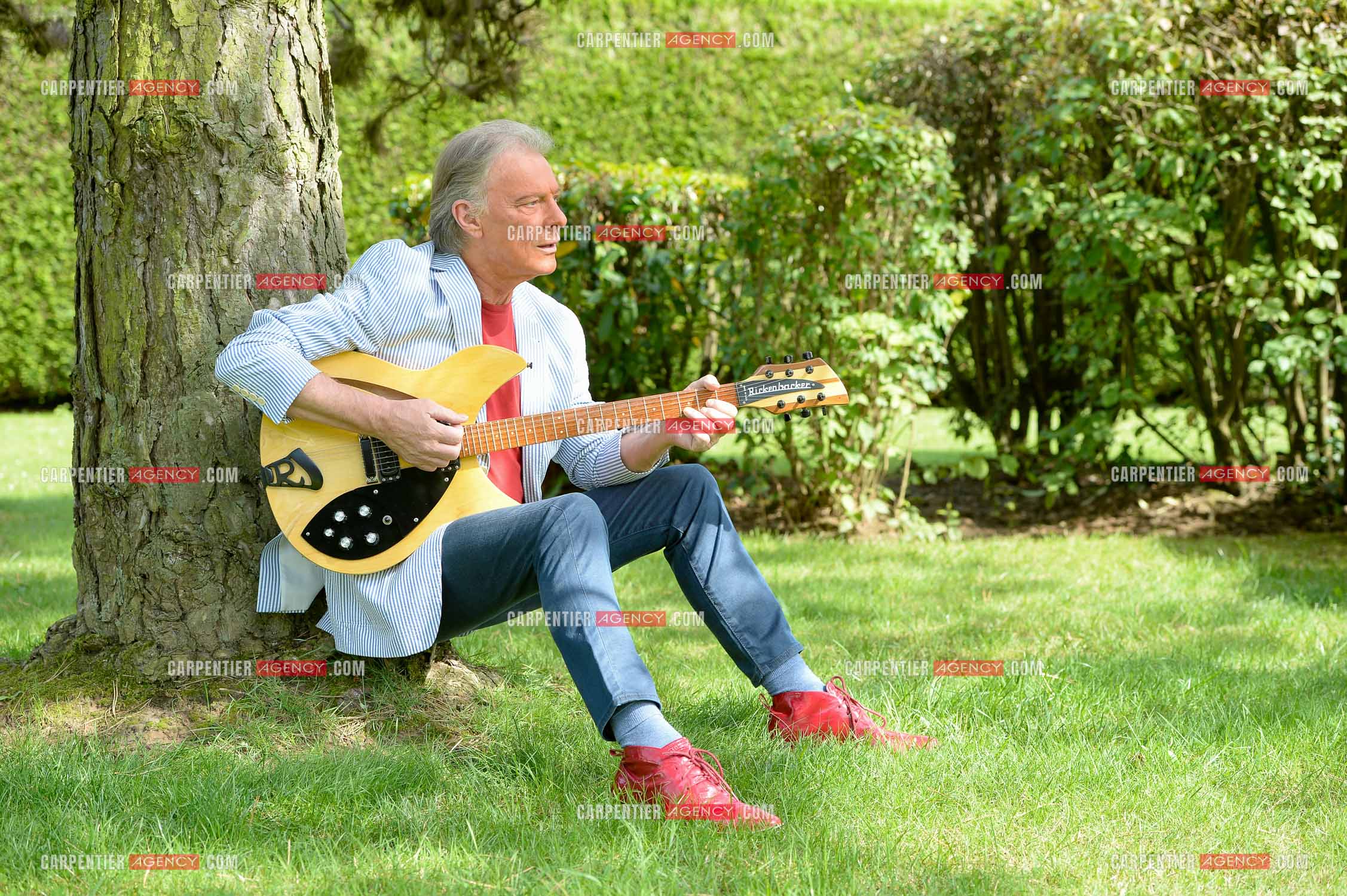 Le chanteur Herbert Léonard chez lui a Barbizon.    ( Exclusif )
