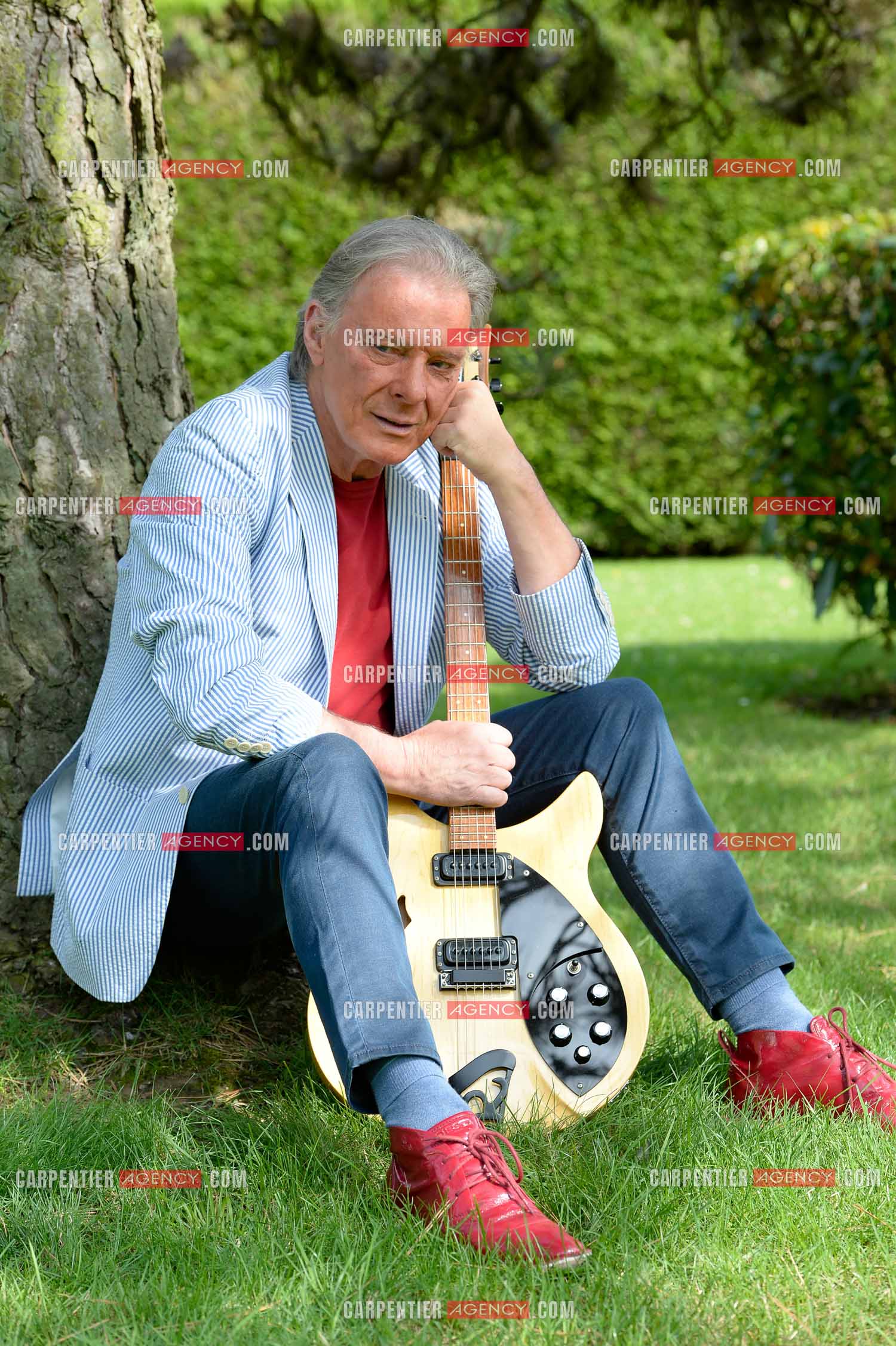 Le chanteur Herbert Léonard chez lui a Barbizon.    ( Exclusif )