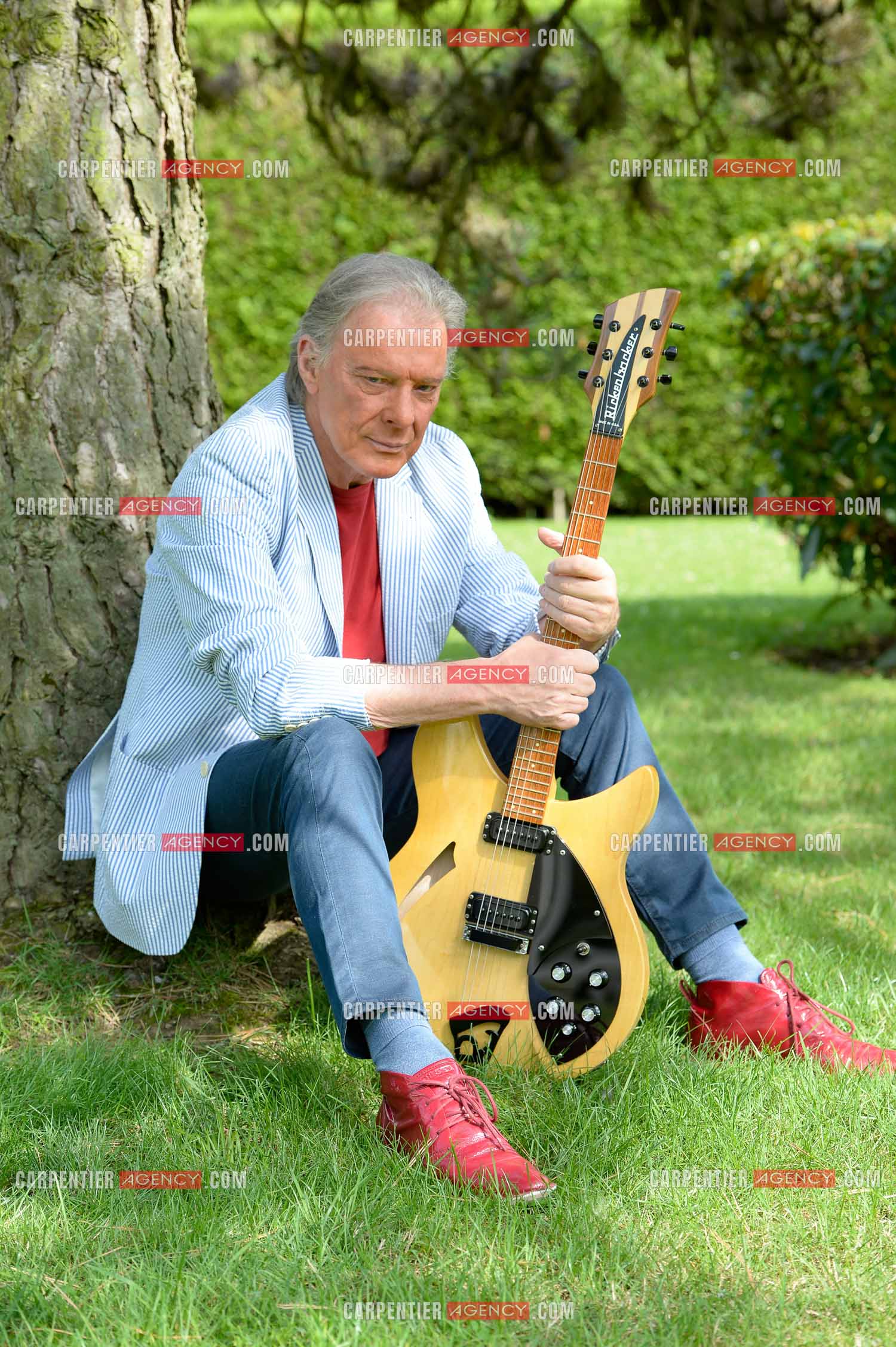 Le chanteur Herbert Léonard chez lui a Barbizon.    ( Exclusif )