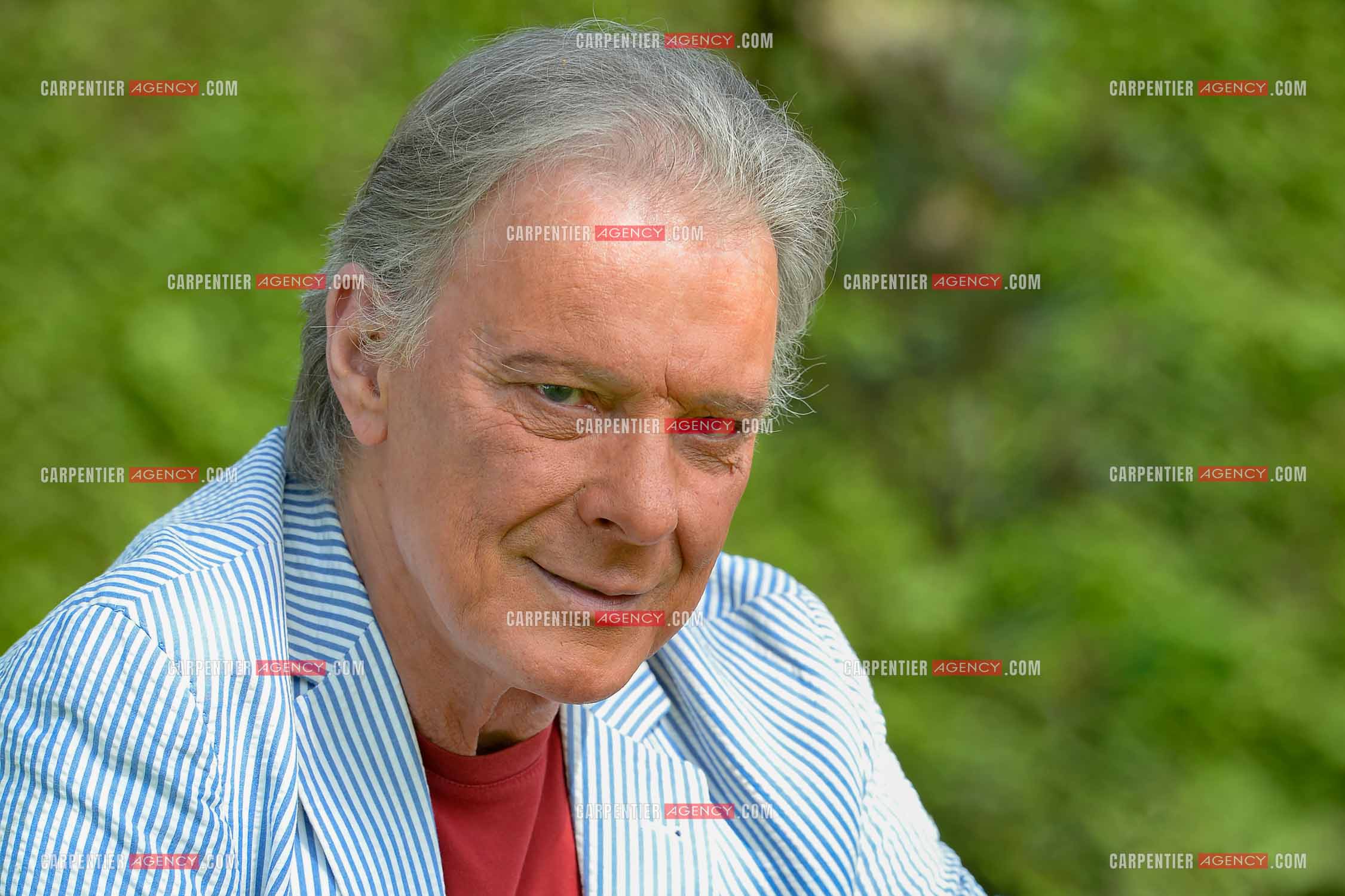 Le chanteur Herbert Léonard chez lui a Barbizon.    ( Exclusif )