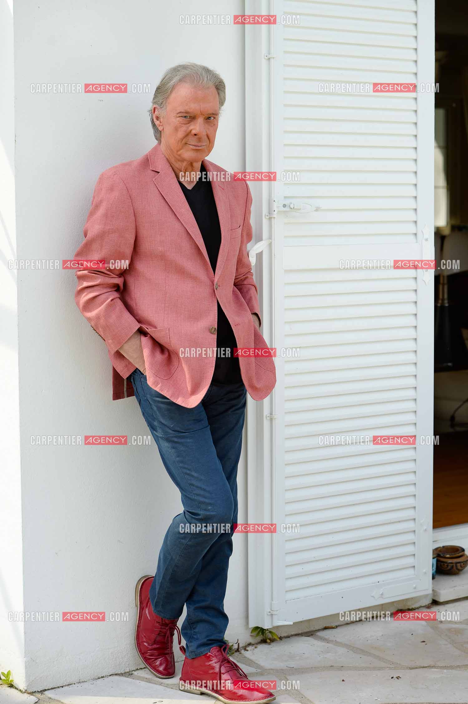 Le chanteur Herbert Léonard chez lui a Barbizon.    ( Exclusif )