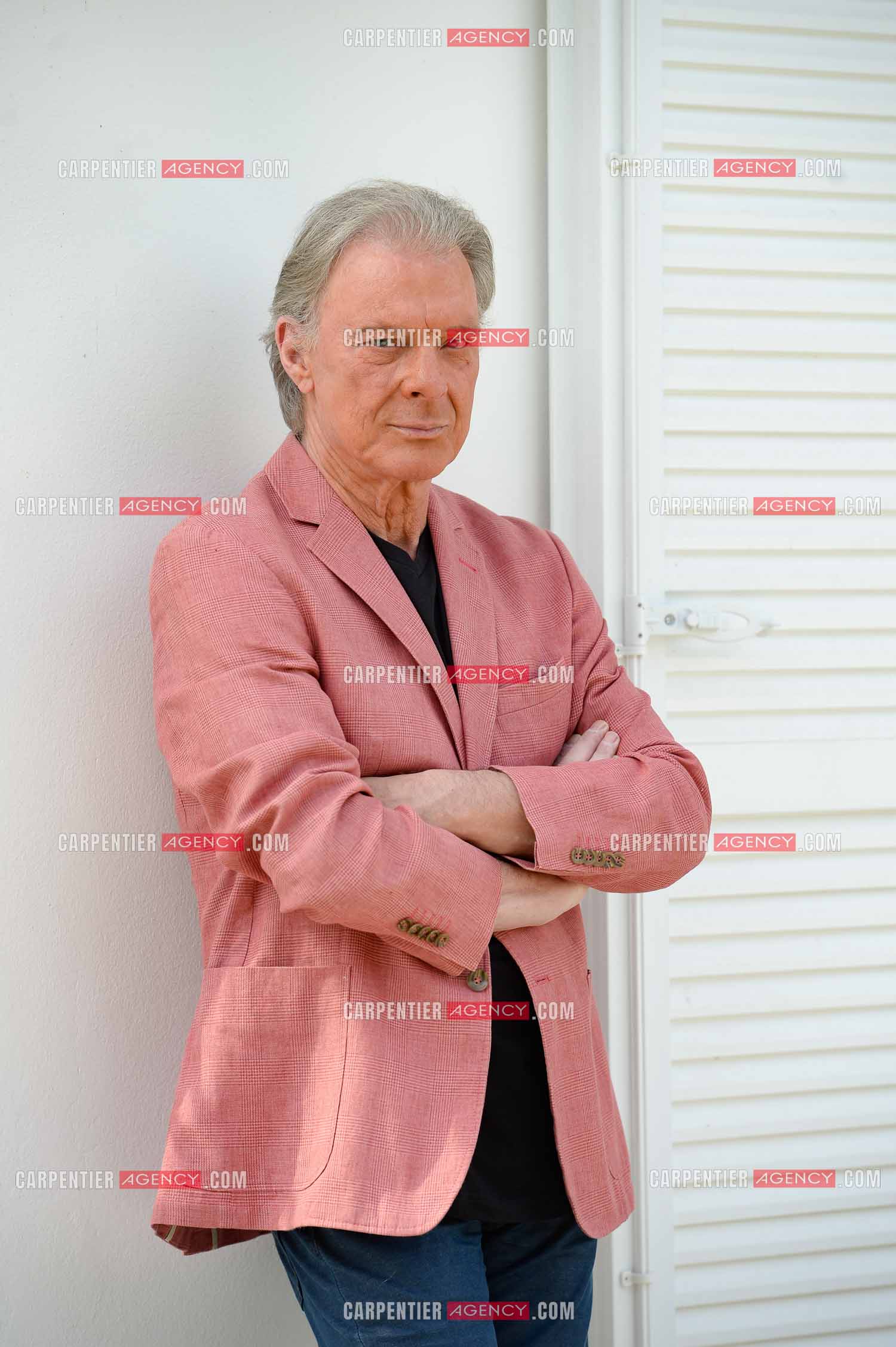 Le chanteur Herbert Léonard chez lui a Barbizon.    ( Exclusif )