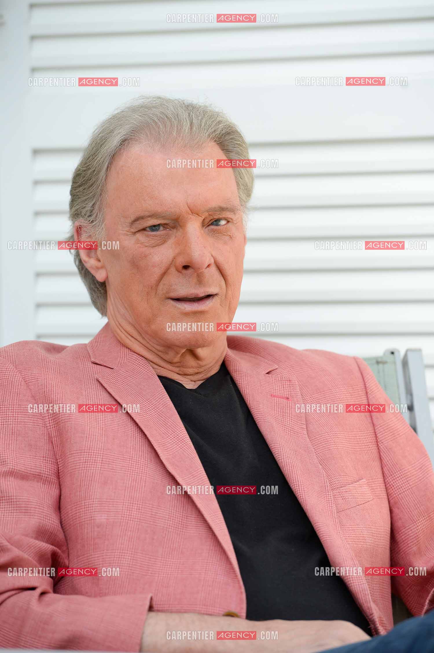 Le chanteur Herbert Léonard chez lui a Barbizon.    ( Exclusif )