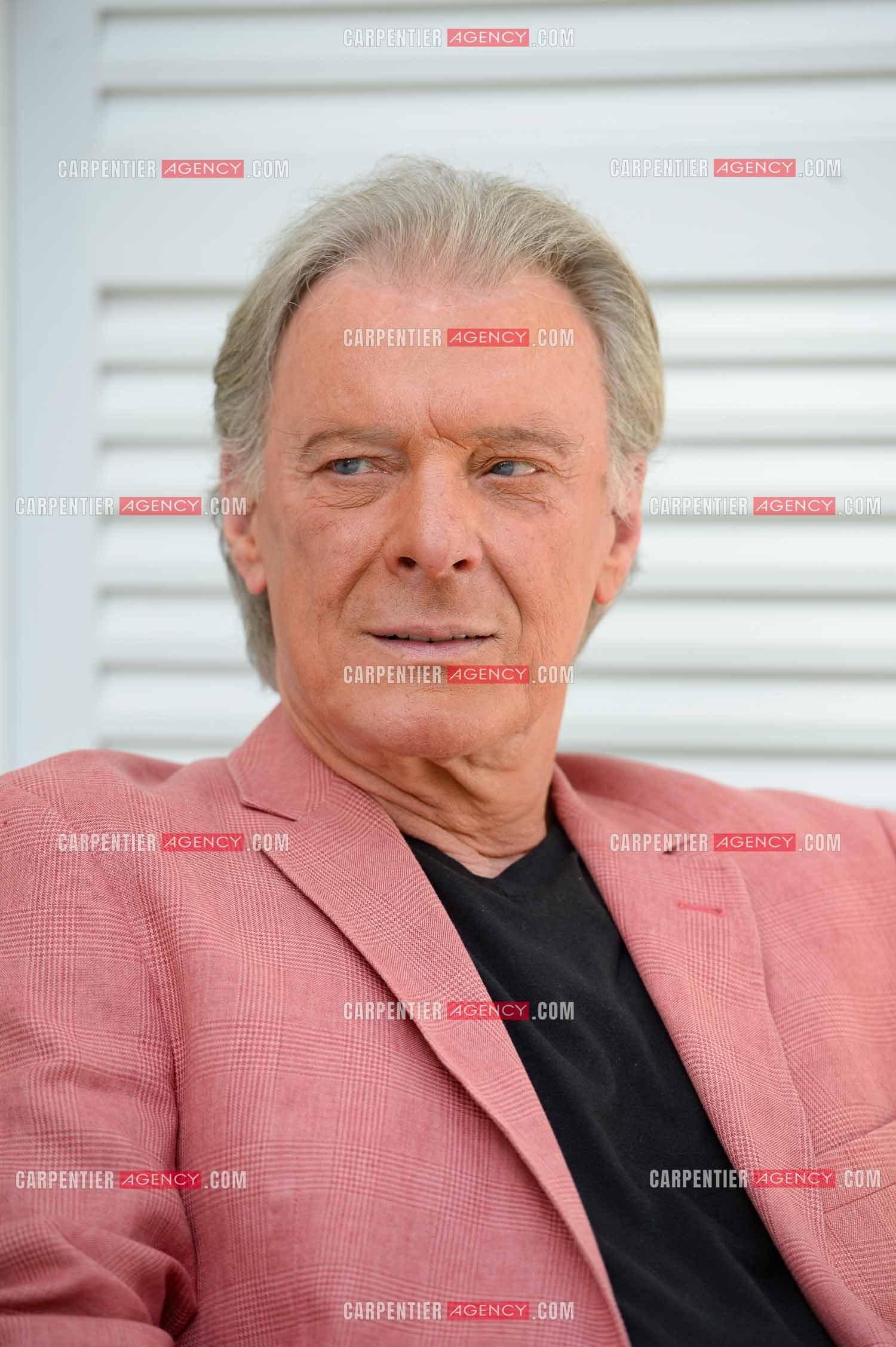 Le chanteur Herbert Léonard chez lui a Barbizon.    ( Exclusif )