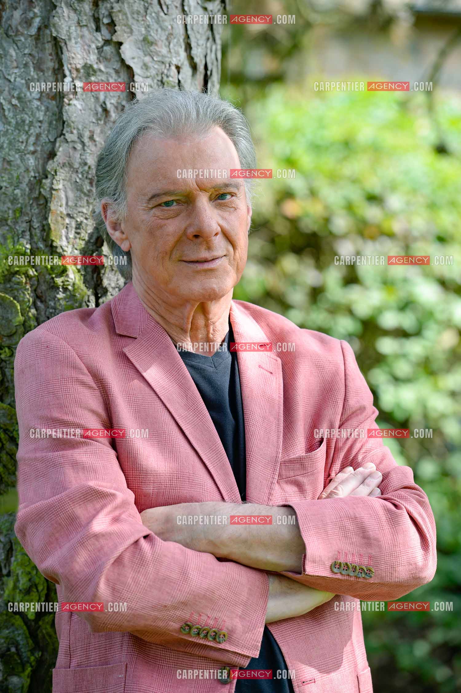 Le chanteur Herbert Léonard chez lui a Barbizon.    ( Exclusif )